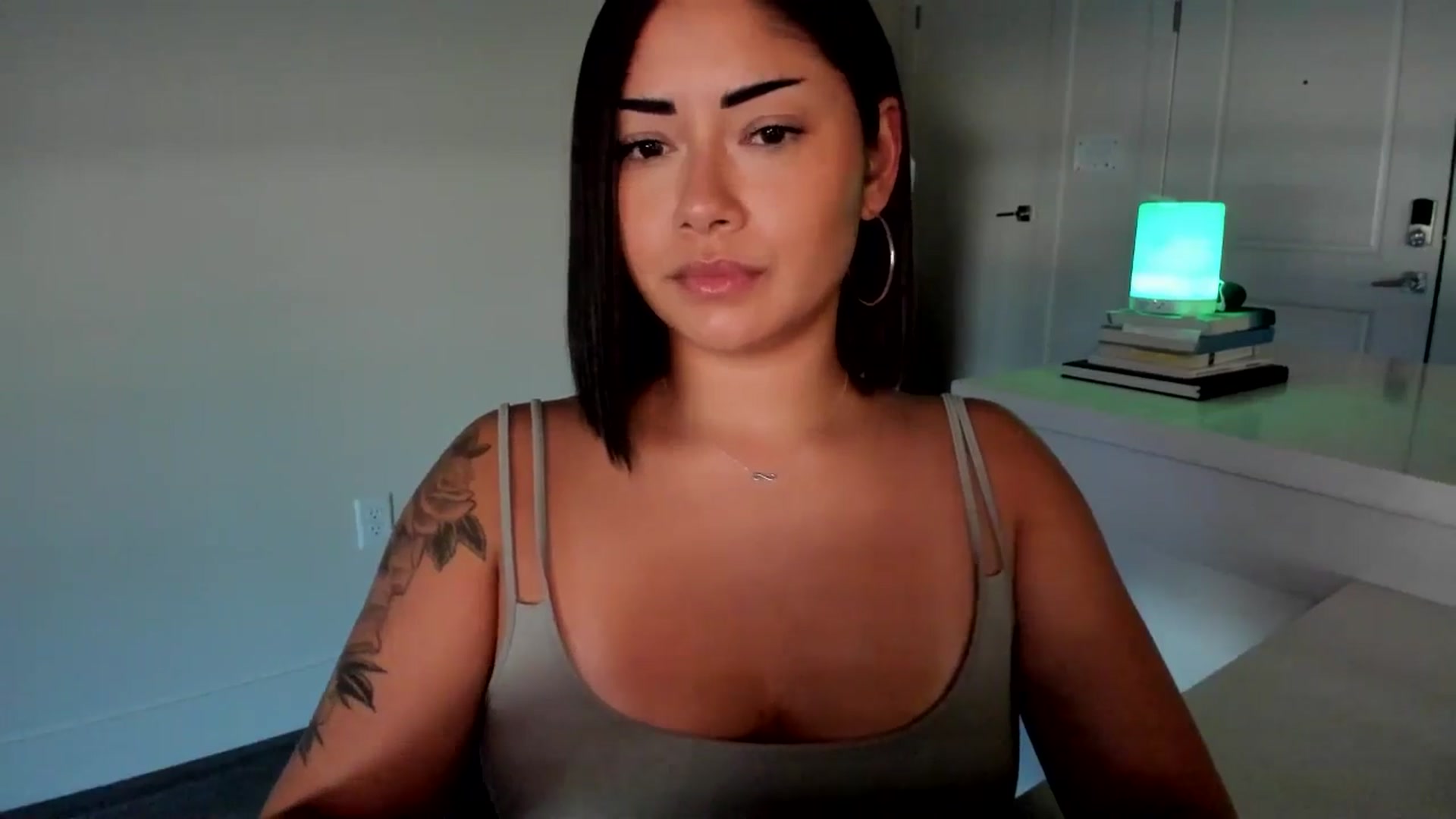 Gallery image thumbnail from YourGoddessLu's myfreecams stream on, 08/06/2025, 01:15 image 20 of 20