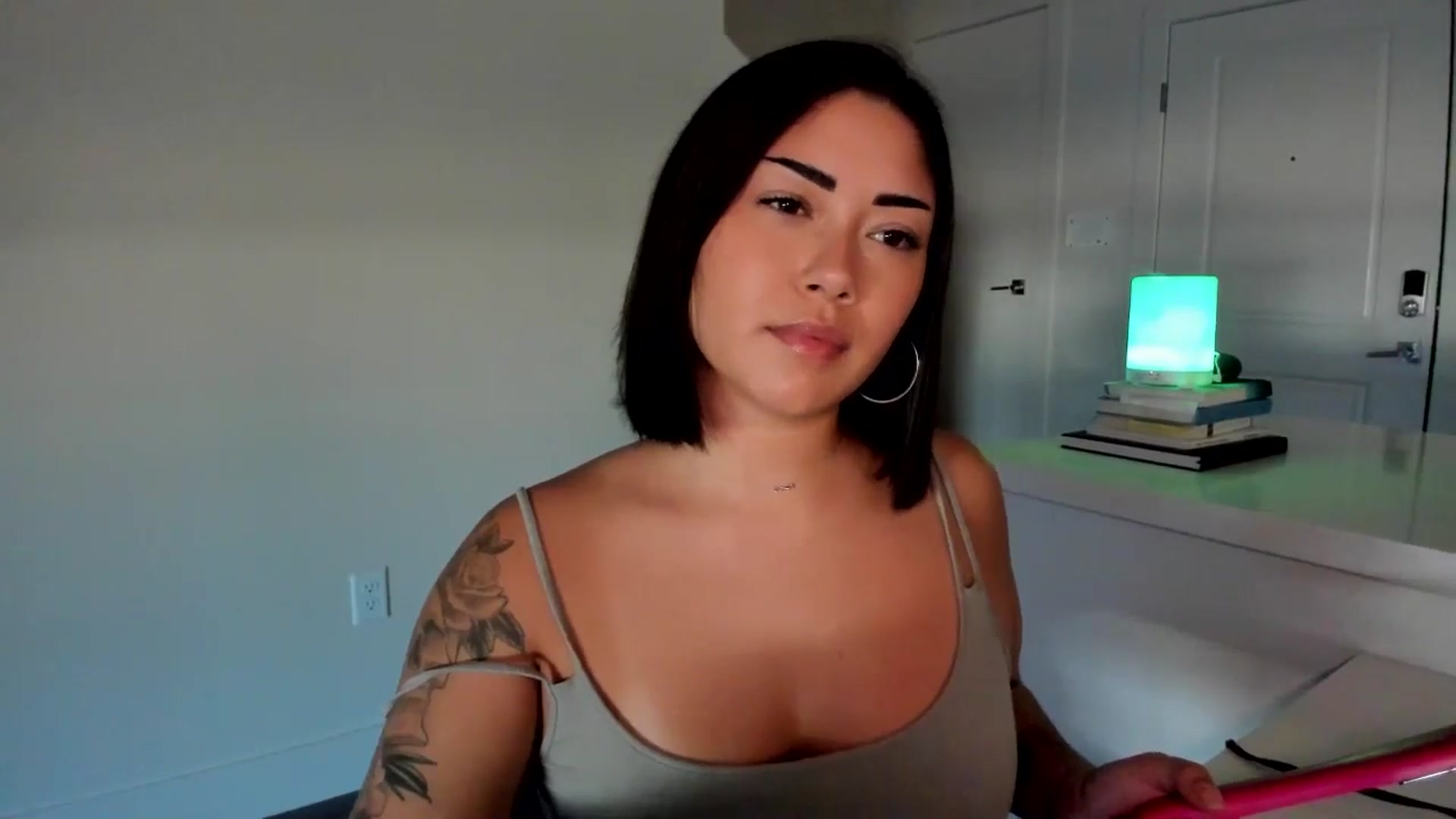 Gallery image thumbnail from YourGoddessLu's myfreecams stream on, 08/06/2025, 01:15 image 3 of 20