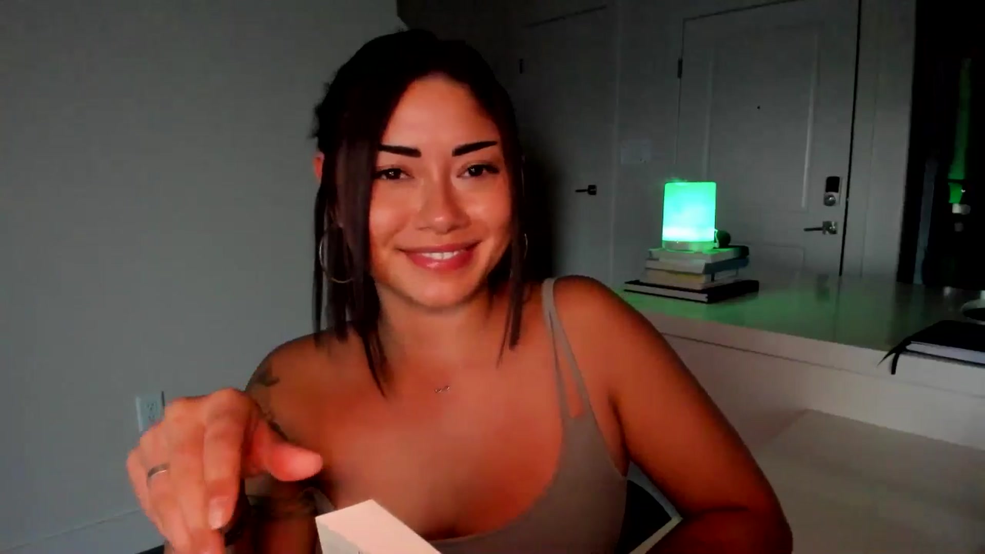 Gallery image thumbnail from YourGoddessLu's myfreecams stream on, 08/06/2025, 02:26 image 19 of 20