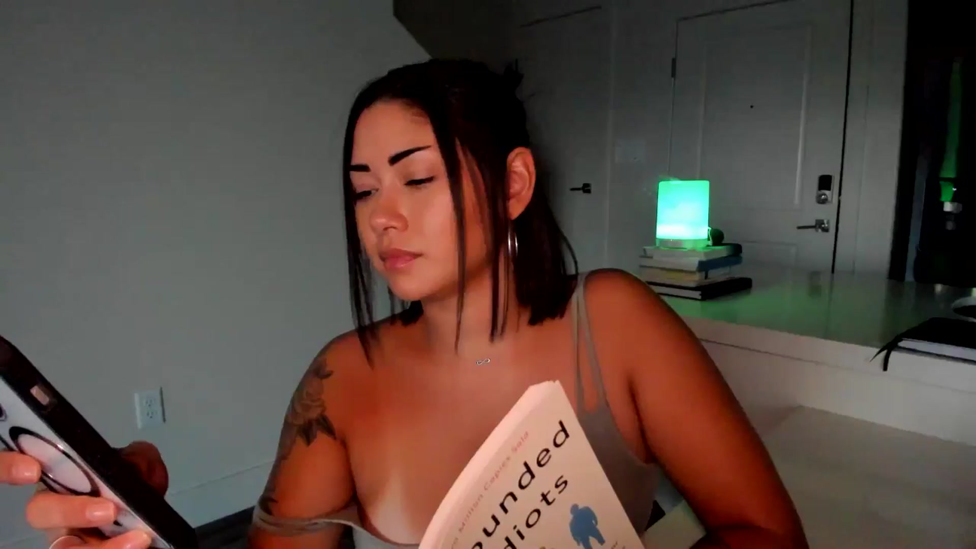 Gallery image thumbnail from YourGoddessLu's myfreecams stream on, 08/06/2025, 02:26 image 18 of 20
