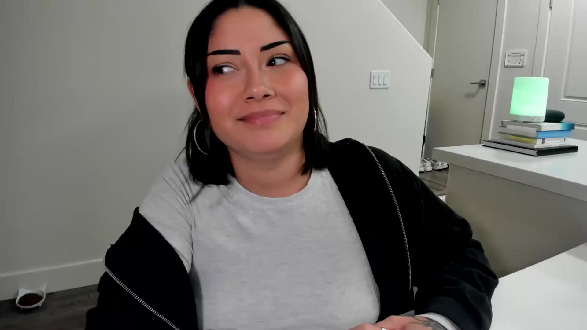 Gallery image thumbnail from YourGoddessLu's myfreecams stream on, 08/08/2025, 06:34 image 20 of 20
