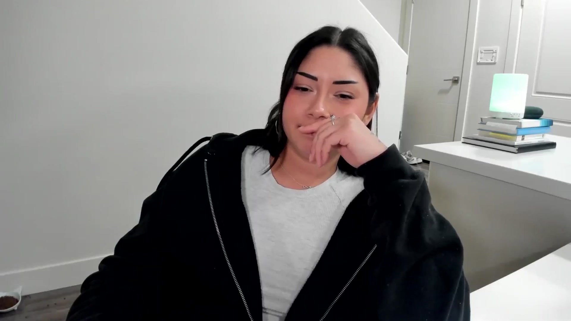 Gallery image thumbnail from YourGoddessLu's myfreecams stream on, 08/08/2025, 06:34 image 16 of 20