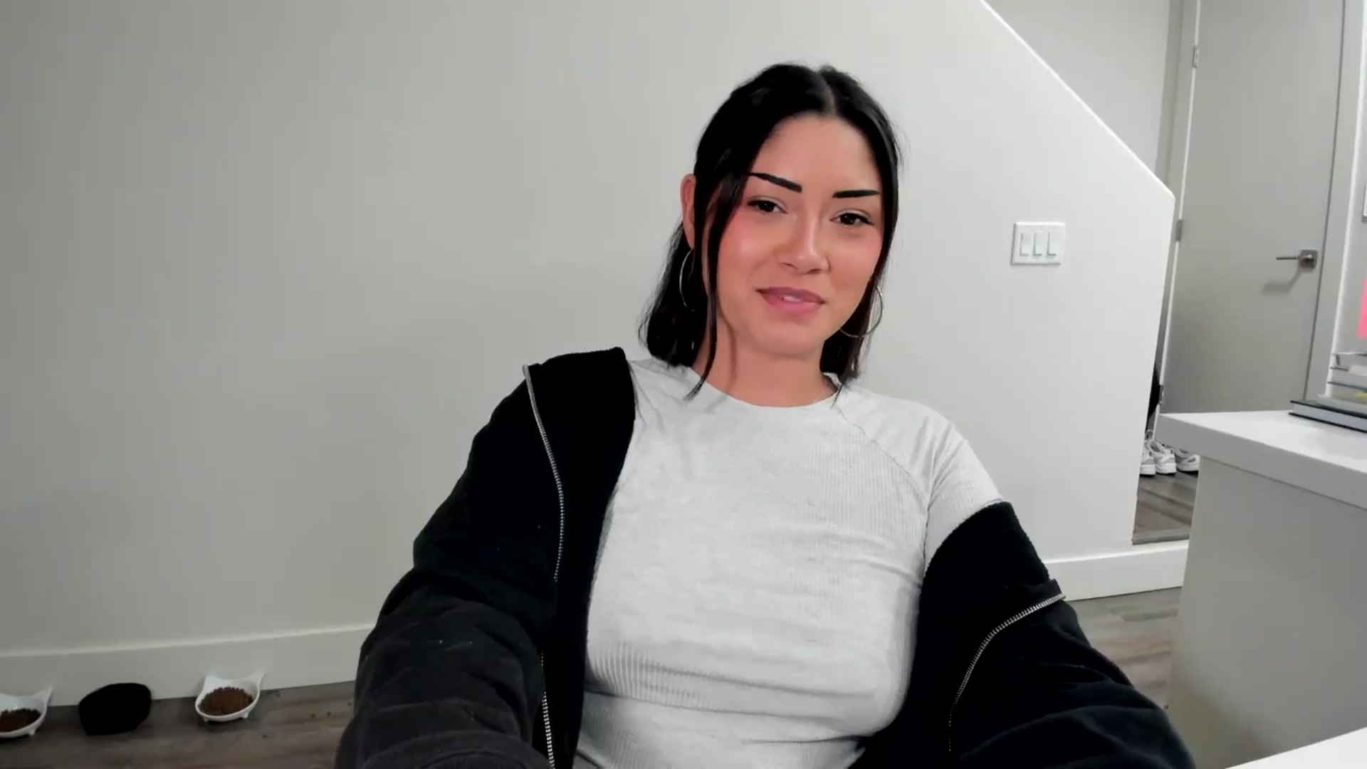 Gallery image thumbnail from YourGoddessLu's myfreecams stream on, 08/08/2025, 06:34 image 3 of 20
