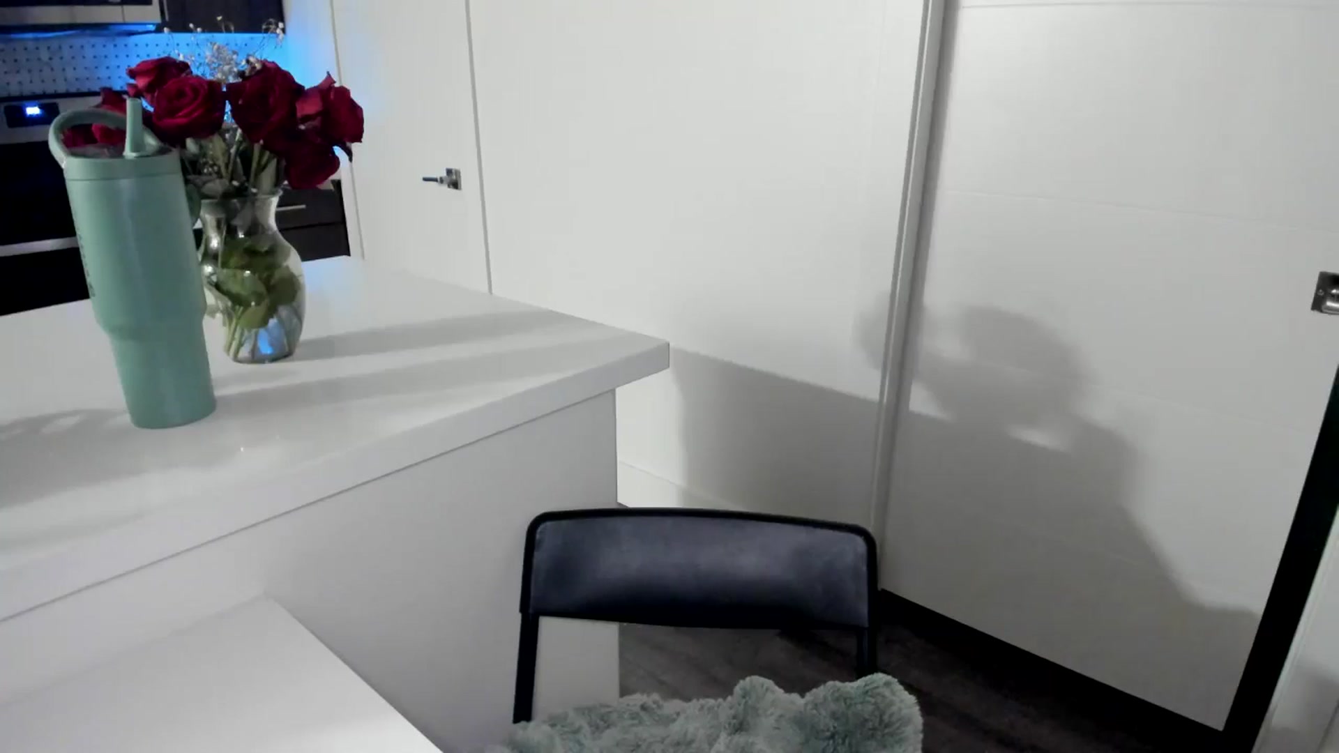 Gallery image thumbnail from YourGoddessLu's myfreecams stream on, 08/14/2025, 05:35 image 8 of 20