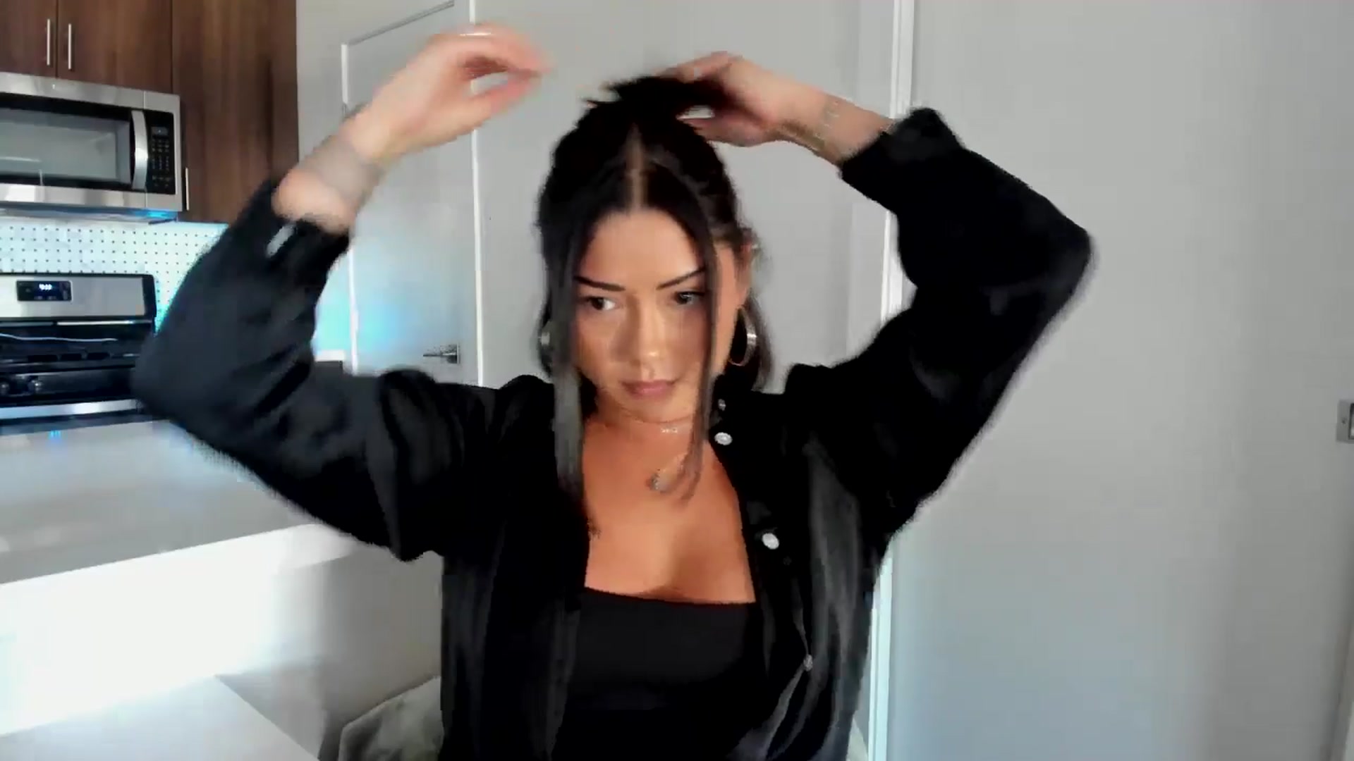 Gallery image thumbnail from YourGoddessLu's myfreecams stream on, 08/16/2025, 24:01 image 3 of 20