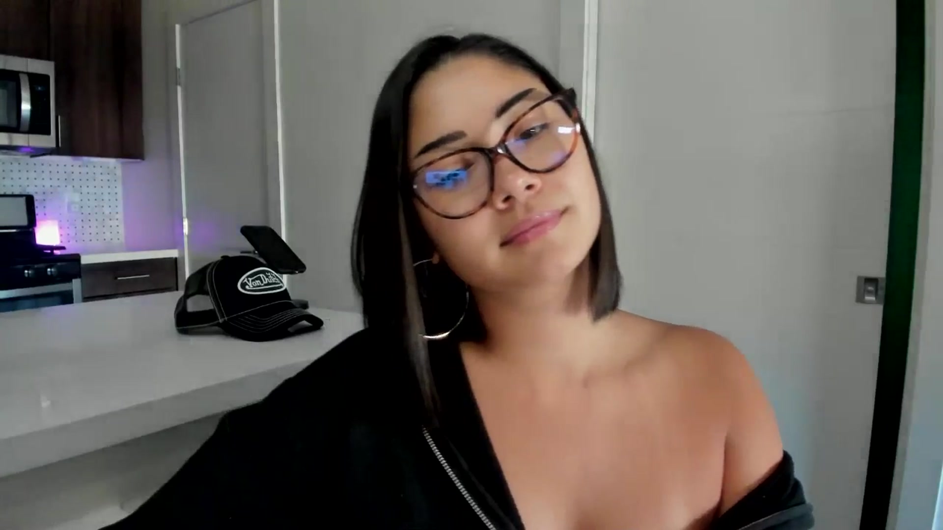 Gallery image thumbnail from YourGoddessLu's myfreecams stream on, 08/19/2025, 21:49 image 16 of 20