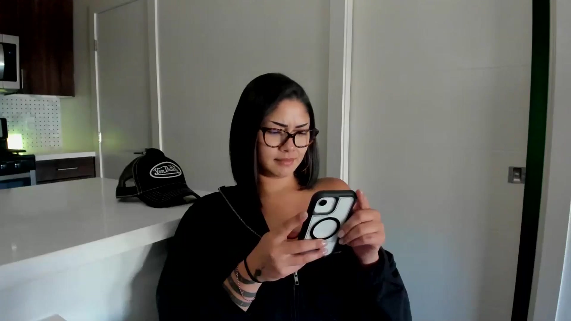 Gallery image thumbnail from YourGoddessLu's myfreecams stream on, 08/19/2025, 21:49 image 8 of 20