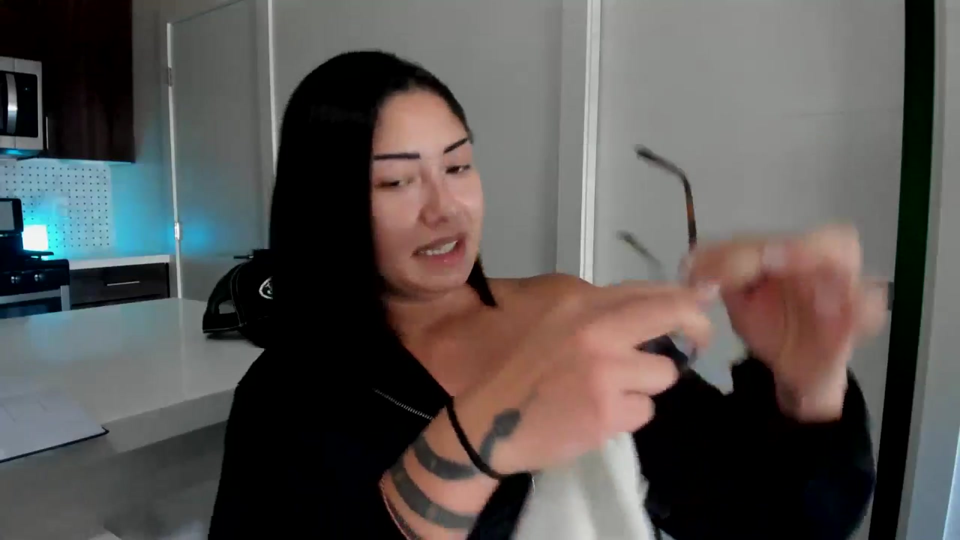 Gallery image thumbnail from YourGoddessLu's myfreecams stream on, 08/19/2025, 21:49 image 3 of 20