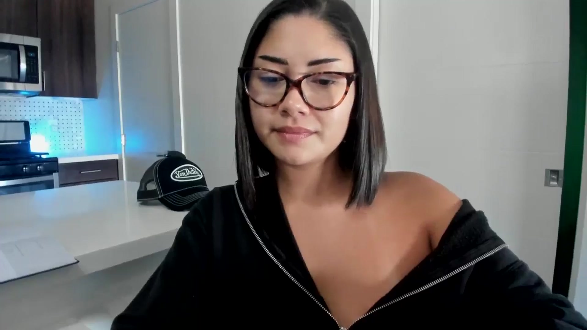 Gallery image thumbnail from YourGoddessLu's myfreecams stream on, 08/19/2025, 21:49 image 2 of 20