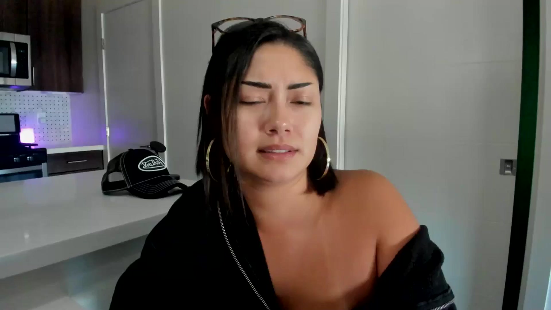 Gallery image thumbnail from YourGoddessLu's myfreecams stream on, 08/19/2025, 21:49 image 11 of 20