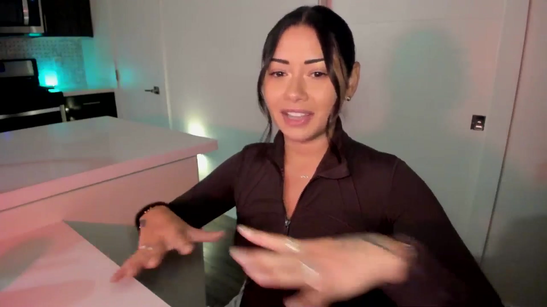 Gallery image thumbnail from YourGoddessLu's myfreecams stream on, 08/21/2025, 04:56 image 18 of 20