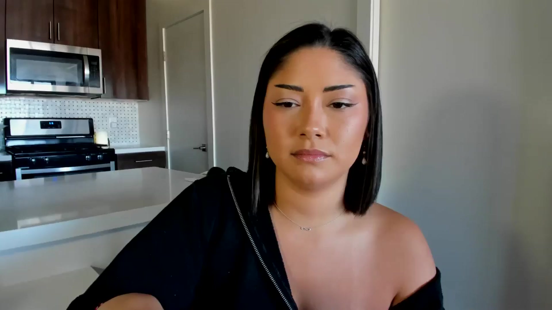 Gallery image thumbnail from YourGoddessLu's myfreecams stream on, 08/22/2025, 24:33 image 11 of 20