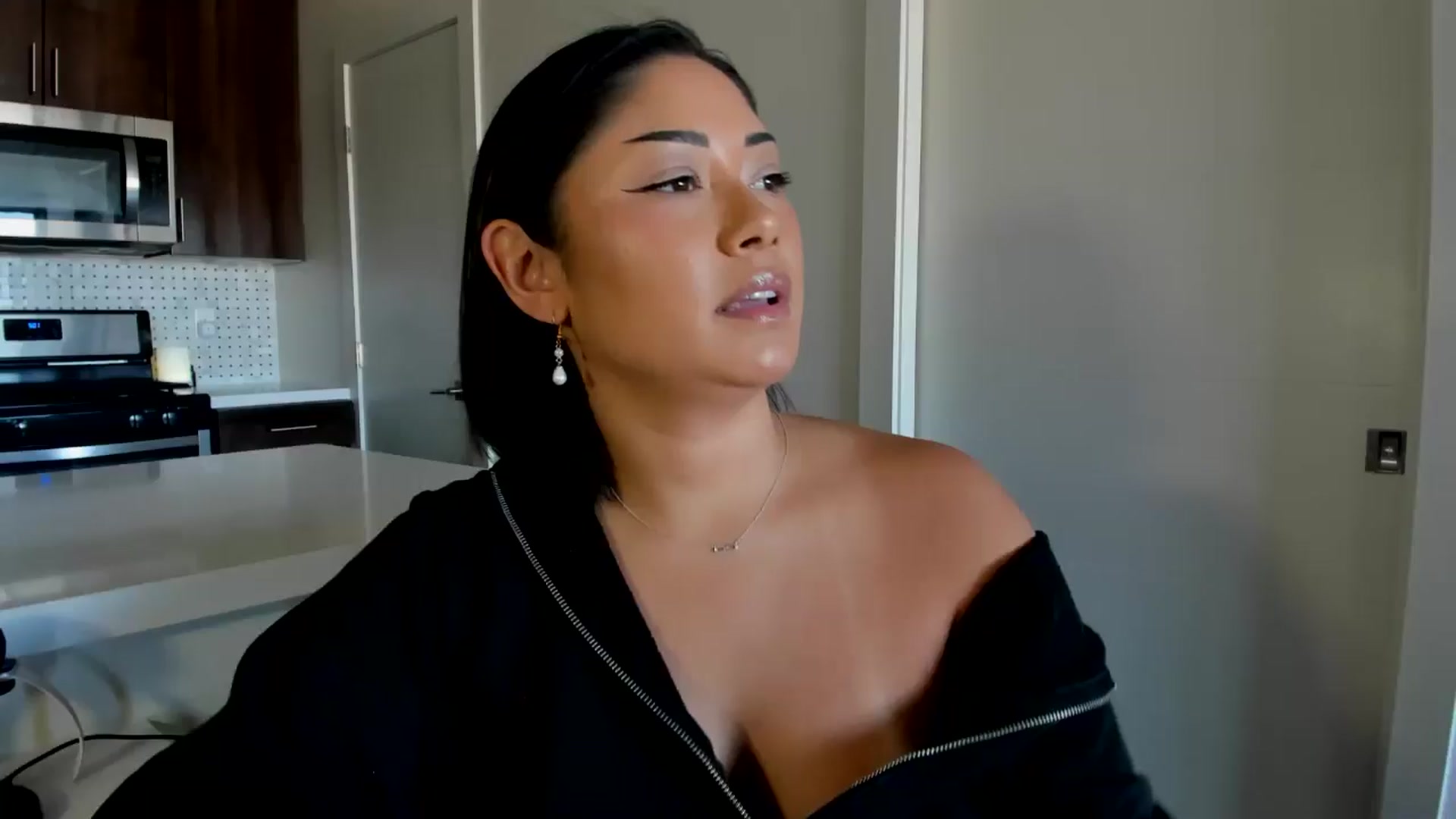 Gallery image thumbnail from YourGoddessLu's myfreecams stream on, 08/22/2025, 24:33 image 3 of 20
