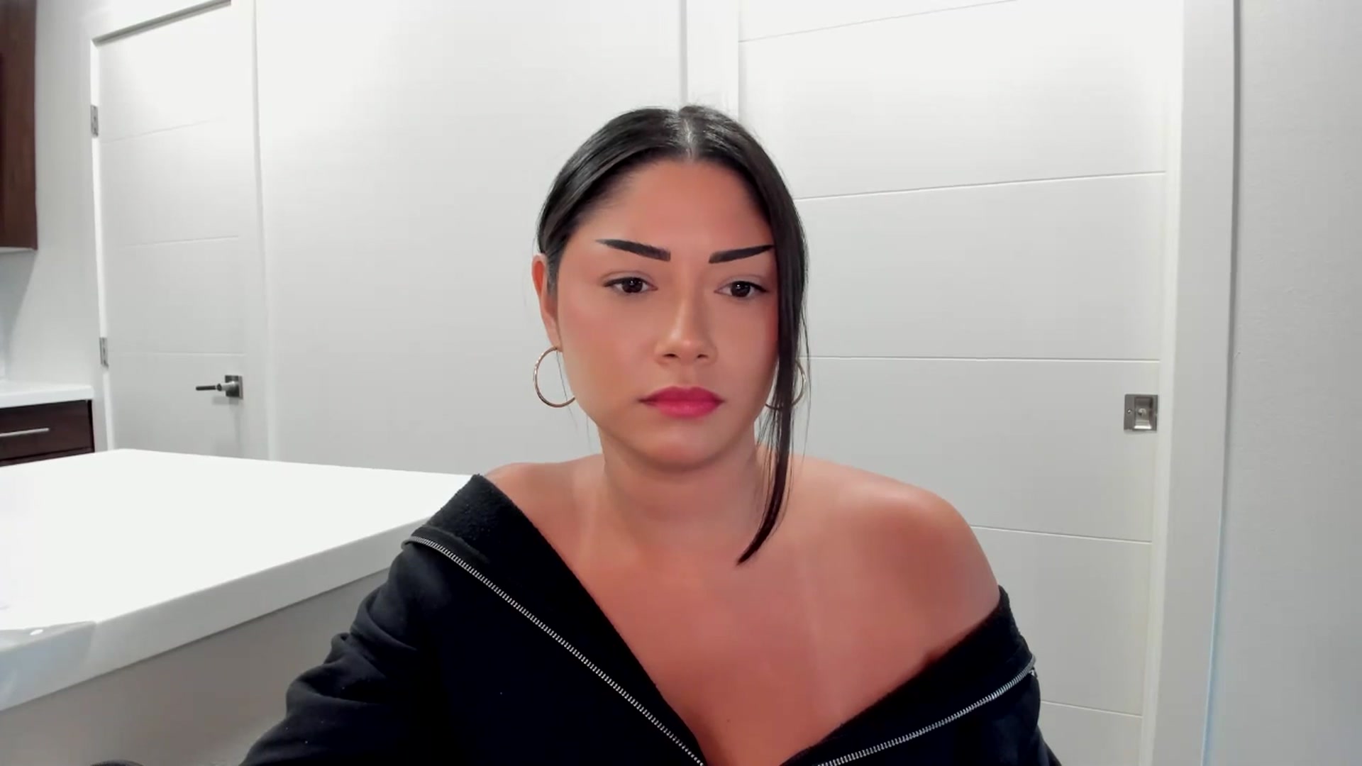 Gallery image thumbnail from YourGoddessLu's myfreecams stream on, 08/25/2025, 01:08 image 12 of 20