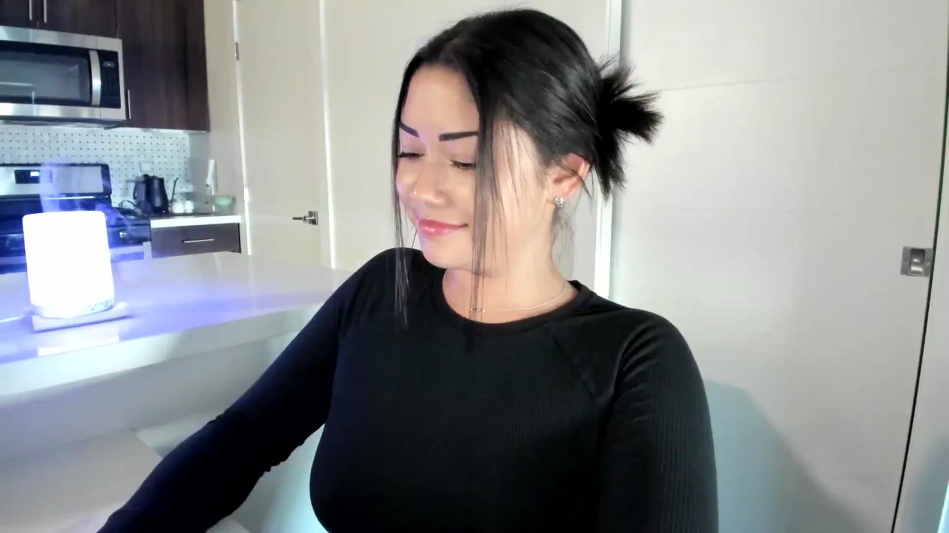 Gallery image thumbnail from YourGoddessLu's myfreecams stream on, 08/29/2025, 23:25 image 5 of 20