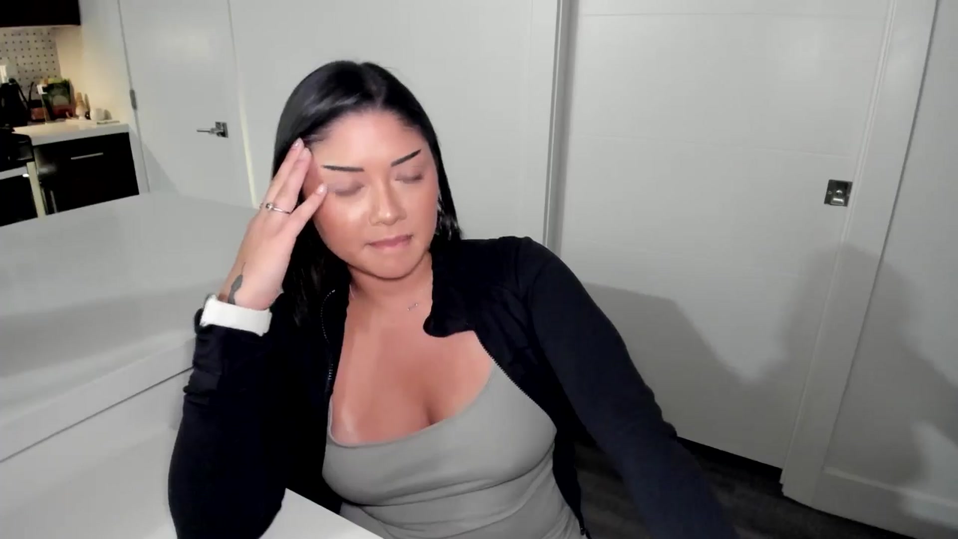 Gallery image thumbnail from YourGoddessLu's myfreecams stream on, 09/04/2025, 03:12 image 10 of 20