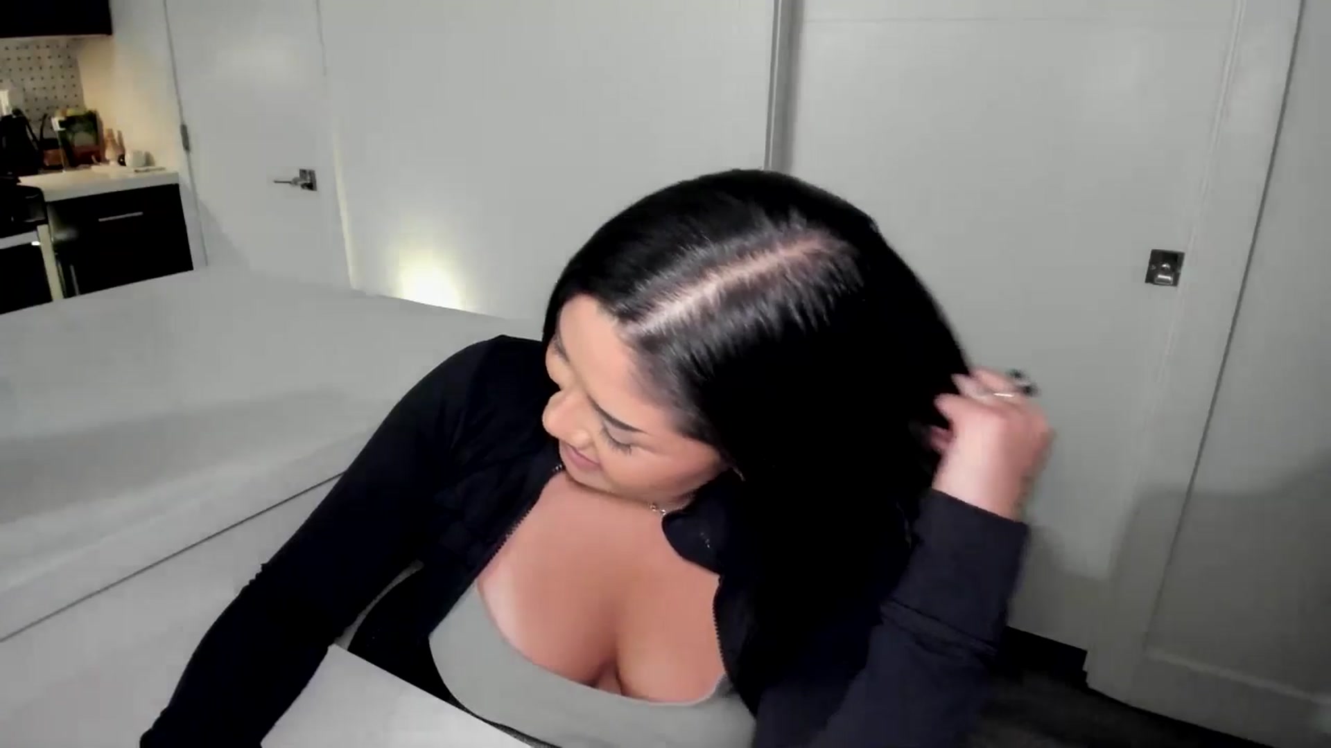 Gallery image thumbnail from YourGoddessLu's myfreecams stream on, 09/04/2025, 03:12 image 11 of 20