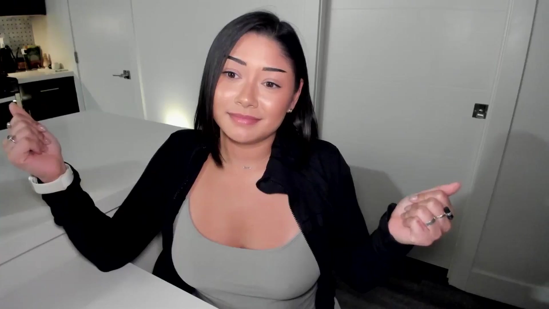 Gallery image thumbnail from YourGoddessLu's myfreecams stream on, 09/04/2025, 03:12 image 6 of 20