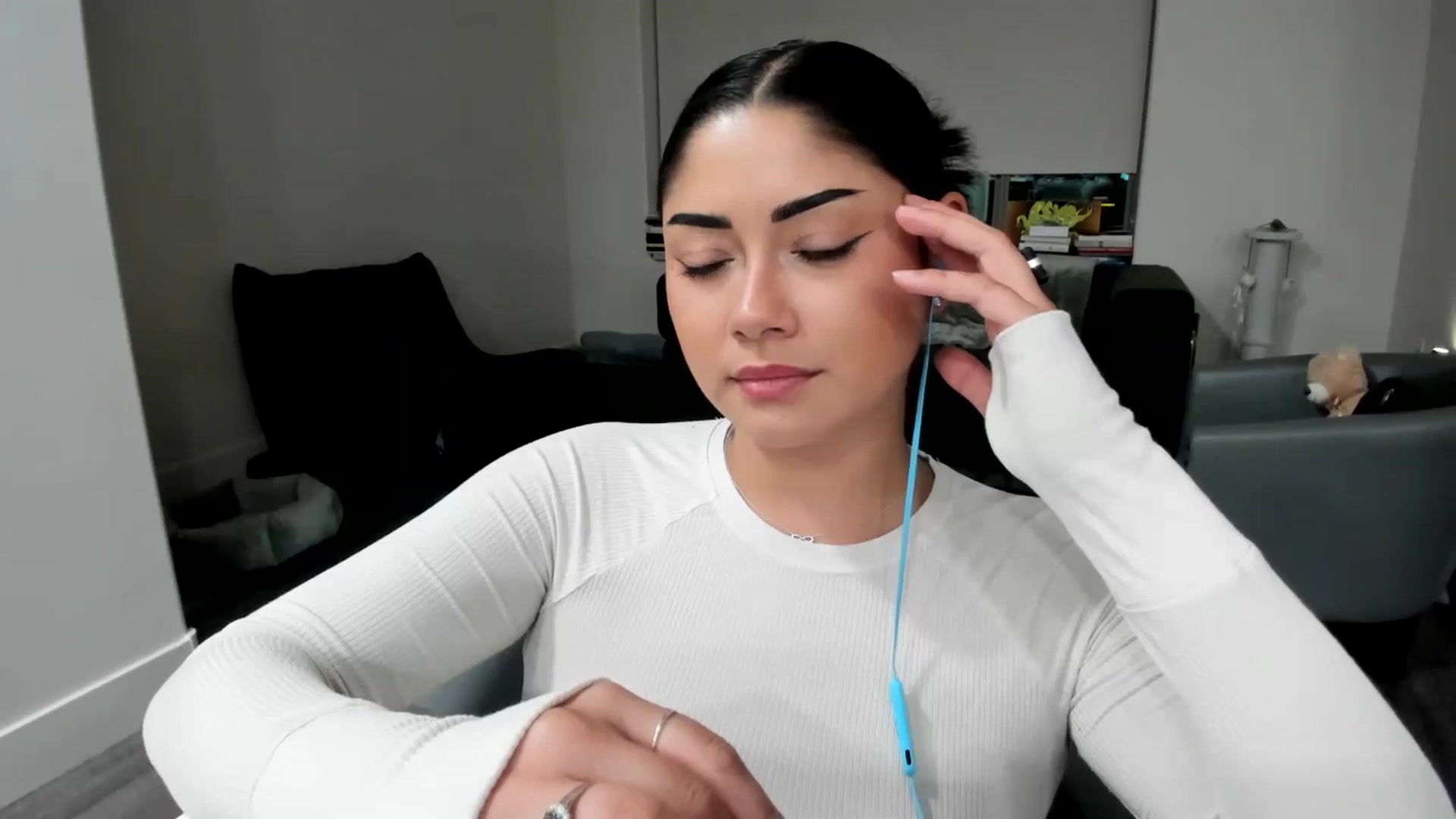 Gallery image thumbnail from YourGoddessLu's myfreecams stream on, 10/21/2025, 03:35 image 18 of 20