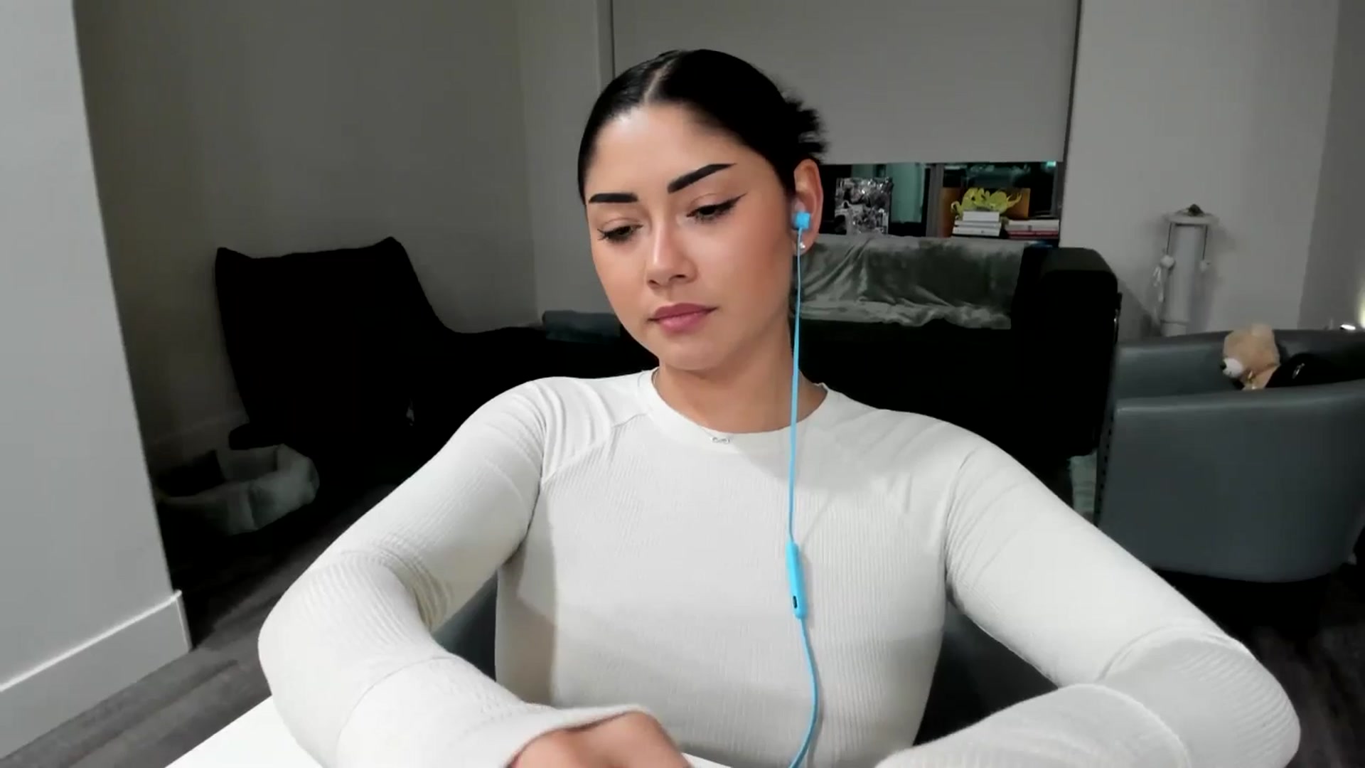Gallery image thumbnail from YourGoddessLu's myfreecams stream on, 10/21/2025, 03:35 image 16 of 20