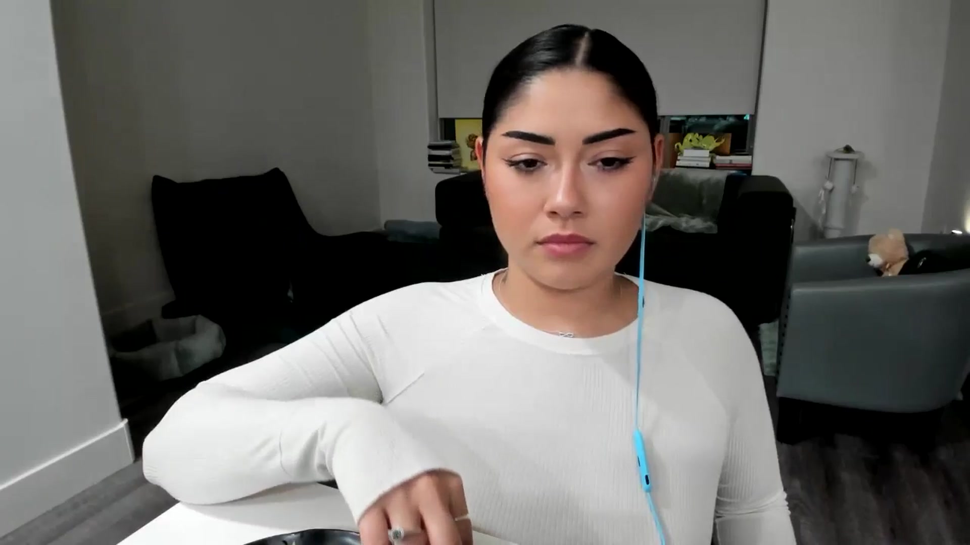 Gallery image thumbnail from YourGoddessLu's myfreecams stream on, 10/21/2025, 03:35 image 10 of 20