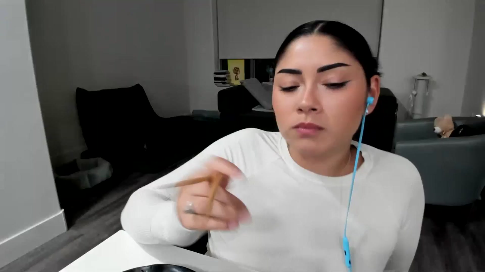 Gallery image thumbnail from YourGoddessLu's myfreecams stream on, 10/21/2025, 03:35 image 8 of 20