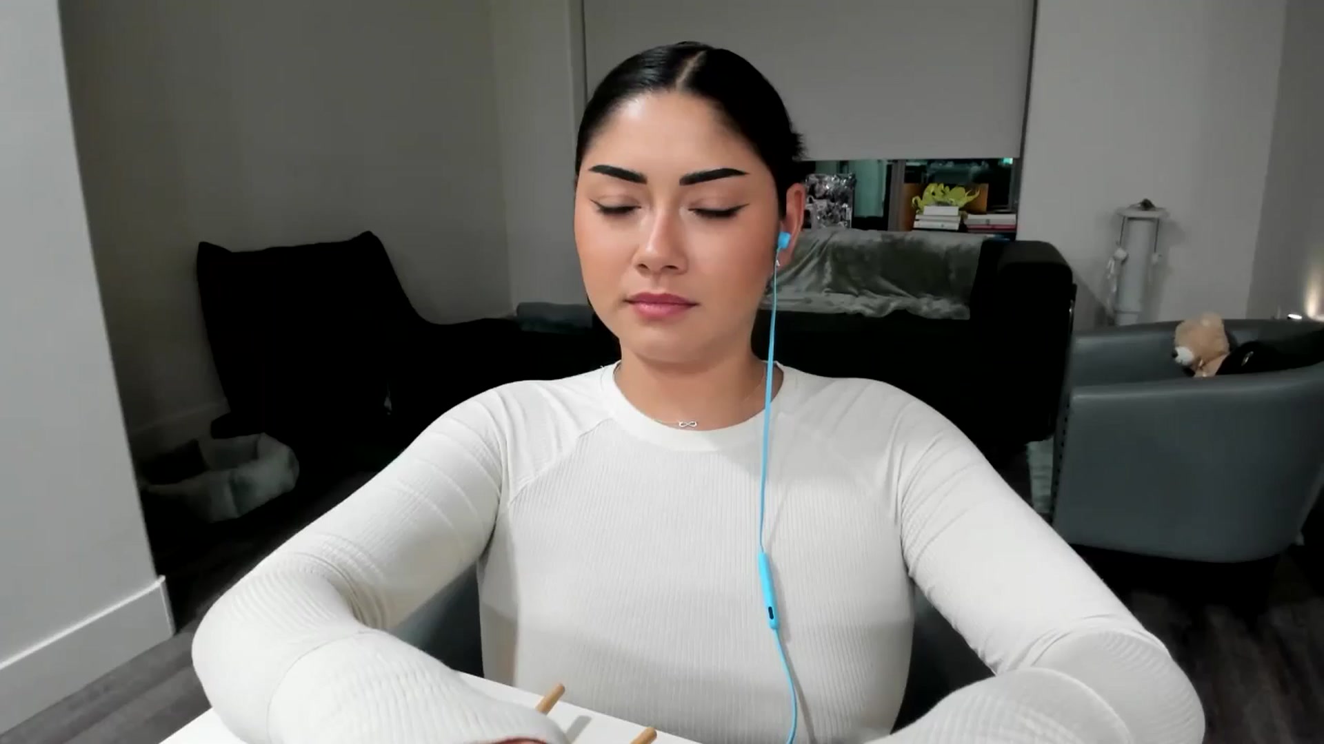 Gallery image thumbnail from YourGoddessLu's myfreecams stream on, 10/21/2025, 03:35 image 12 of 20