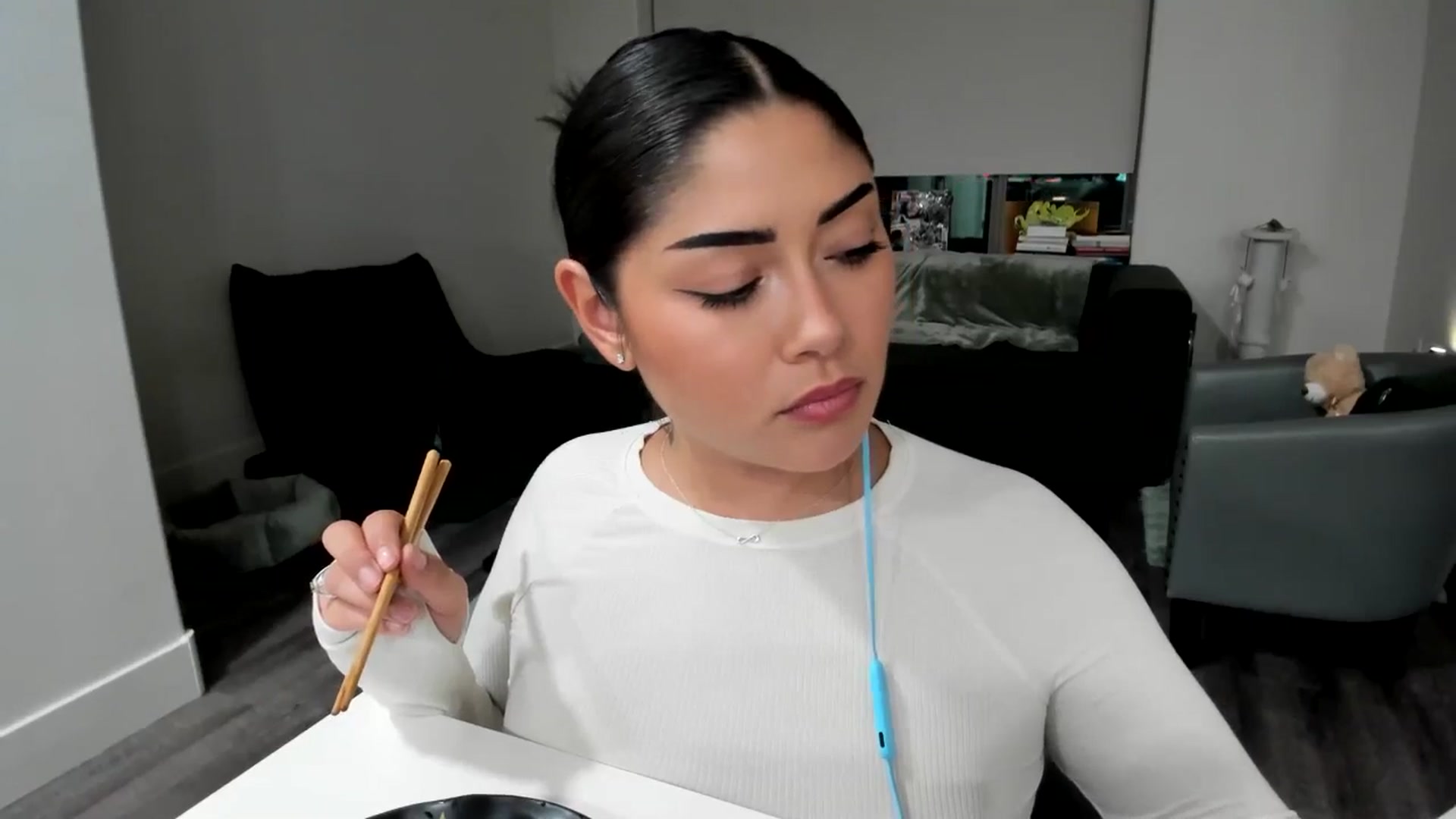 Gallery image thumbnail from YourGoddessLu's myfreecams stream on, 10/21/2025, 03:35 image 14 of 20