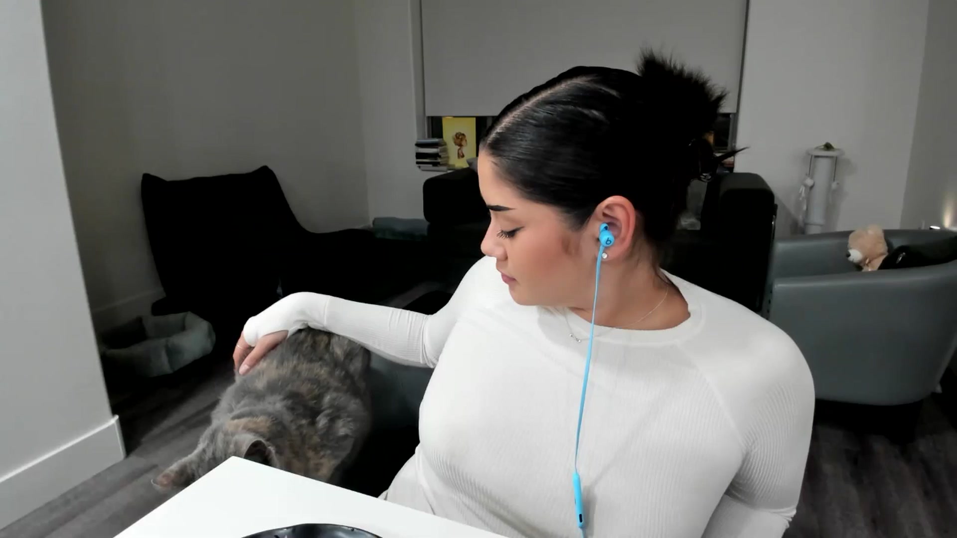 Gallery image thumbnail from YourGoddessLu's myfreecams stream on, 10/21/2025, 03:35 image 2 of 20