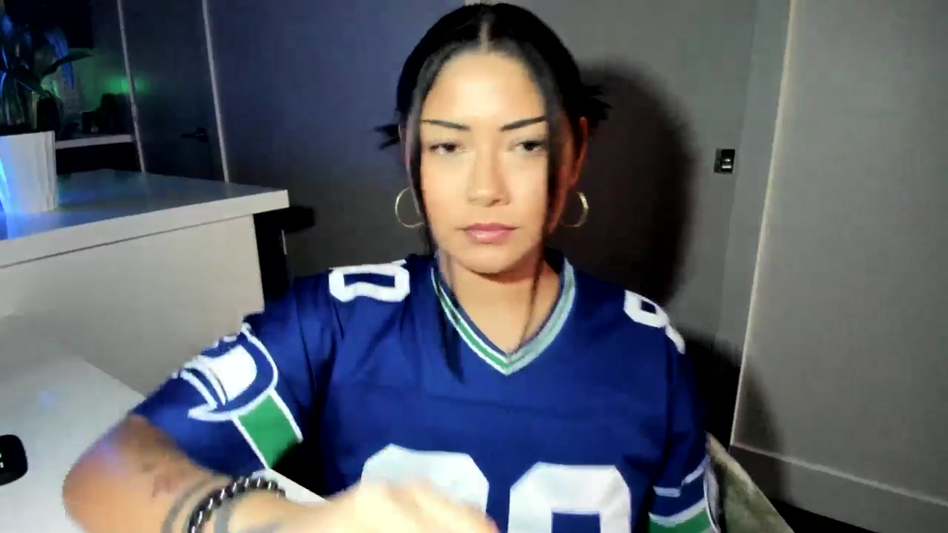 Gallery image thumbnail from YourGoddessLu's myfreecams stream on, 11/03/2025, 03:24 image 4 of 20