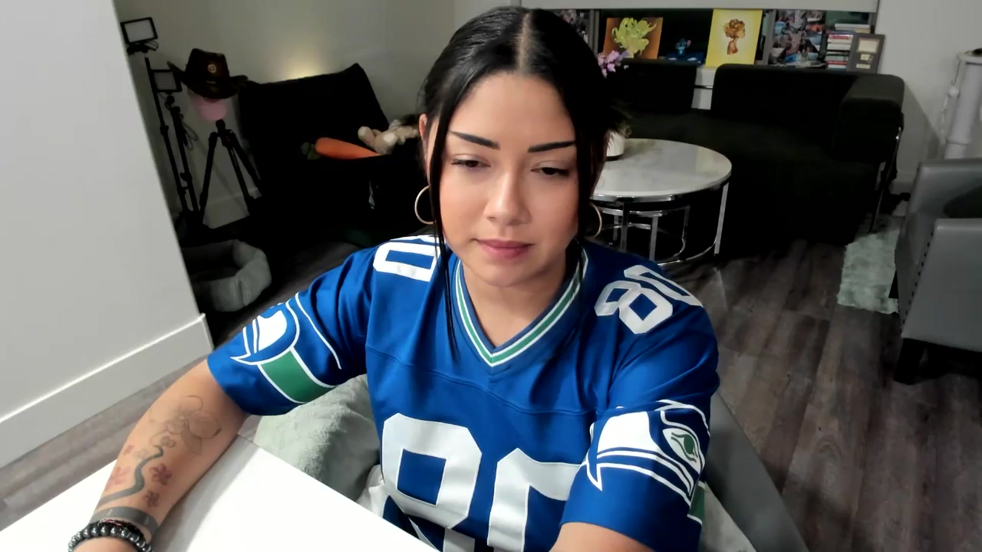 Gallery image thumbnail from YourGoddessLu's myfreecams stream on, 11/03/2025, 04:06 image 6 of 20