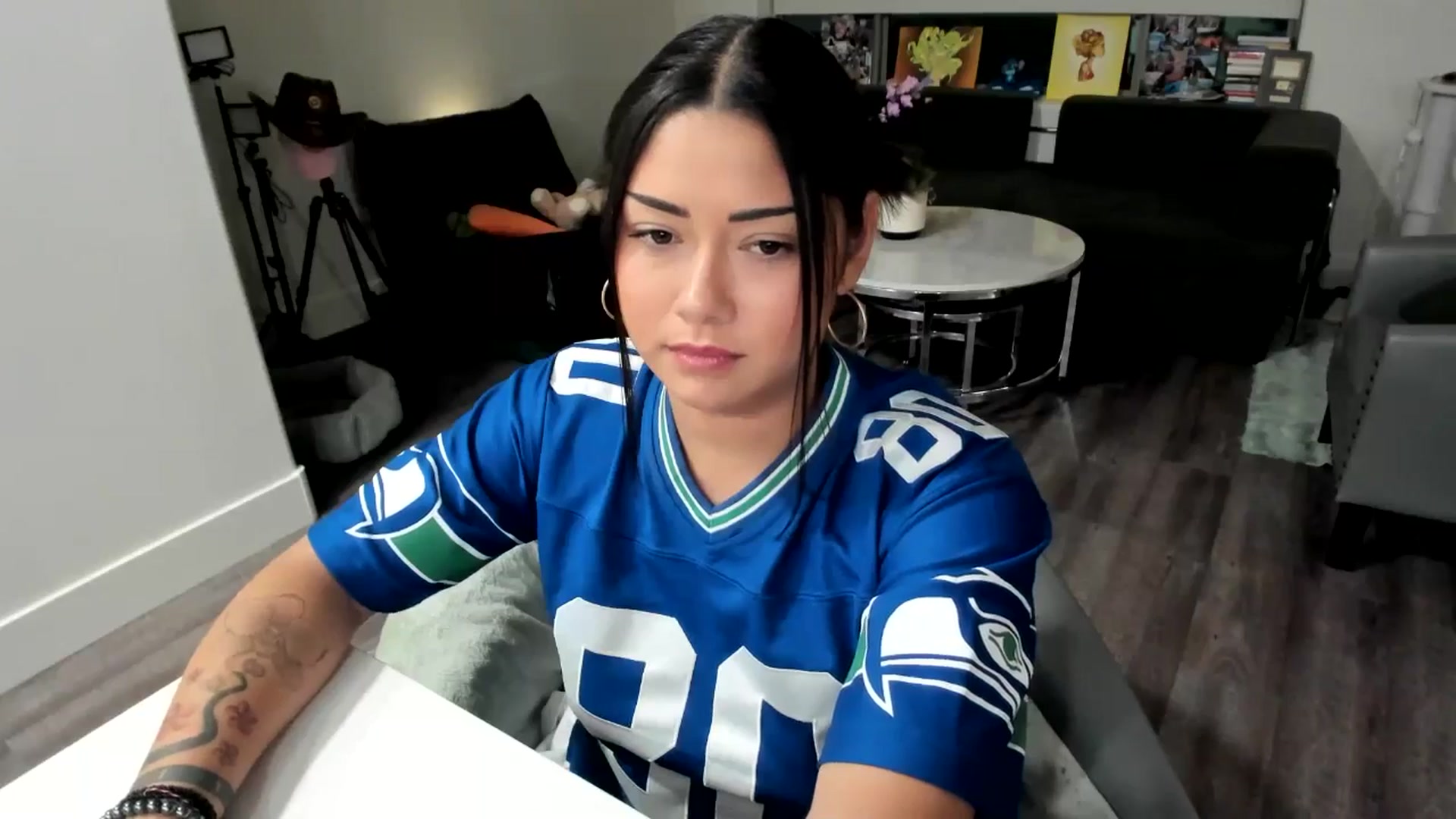 Gallery image thumbnail from YourGoddessLu's myfreecams stream on, 11/03/2025, 04:06 image 13 of 20