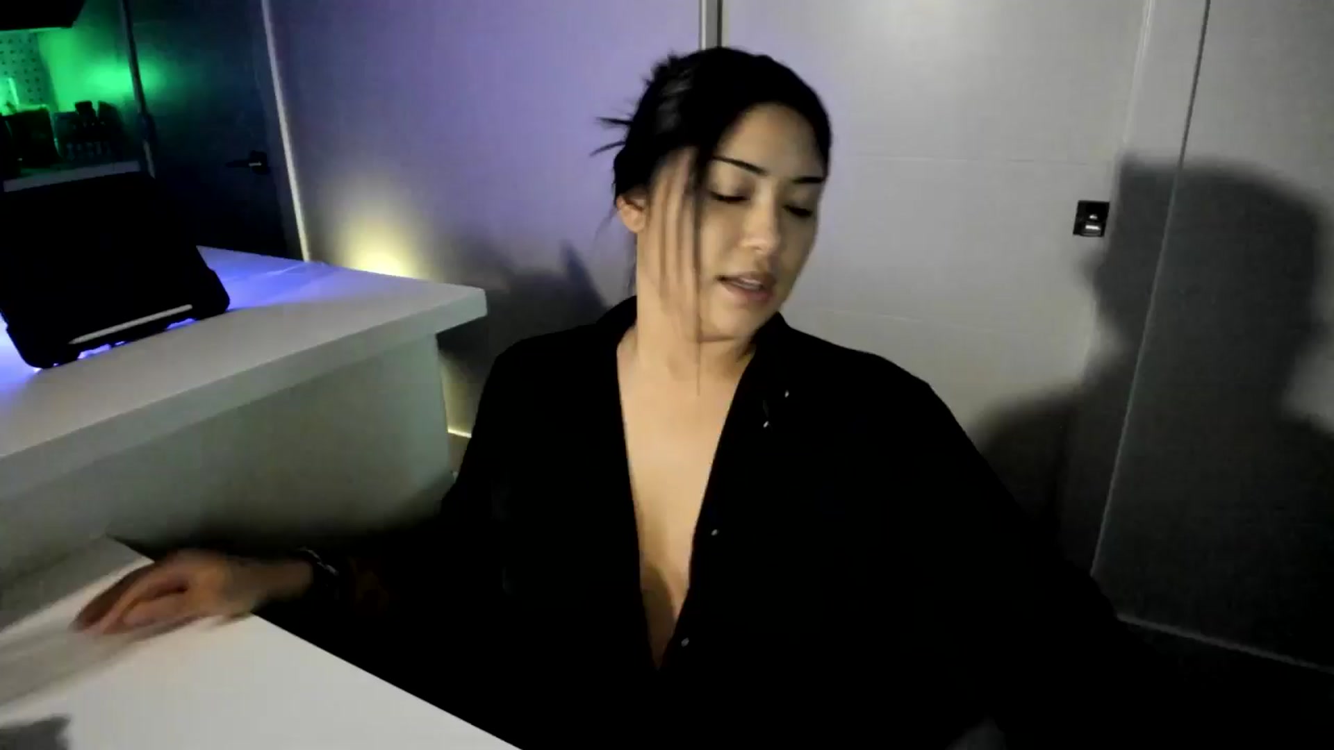 Gallery image thumbnail from YourGoddessLu's myfreecams stream on, 11/05/2025, 01:03 image 13 of 20