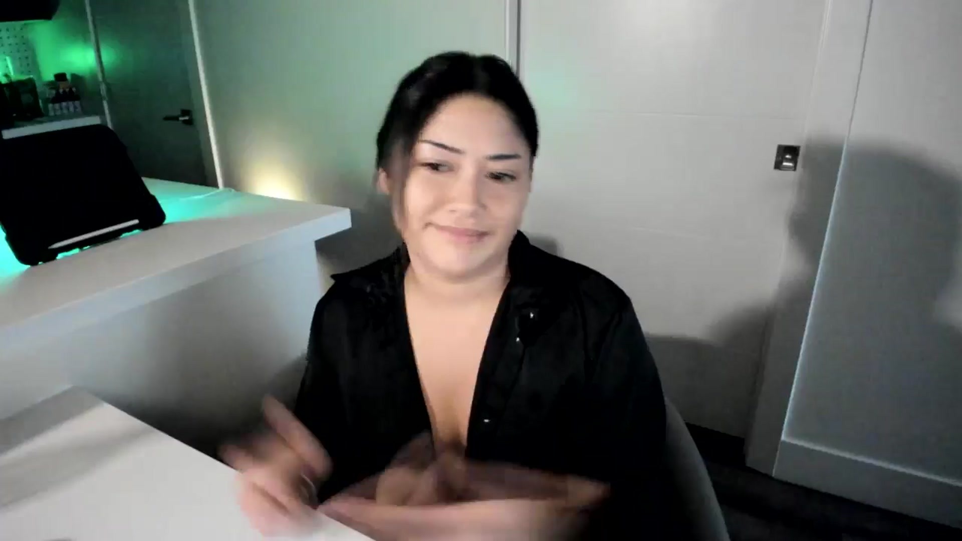 Gallery image thumbnail from YourGoddessLu's myfreecams stream on, 11/05/2025, 01:03 image 2 of 20