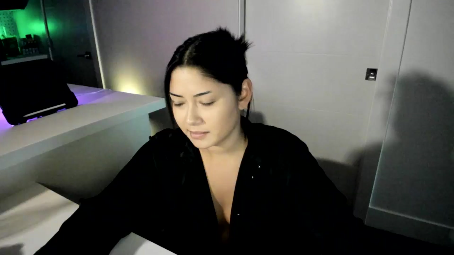 Gallery image thumbnail from YourGoddessLu's myfreecams stream on, 11/05/2025, 01:03 image 7 of 20