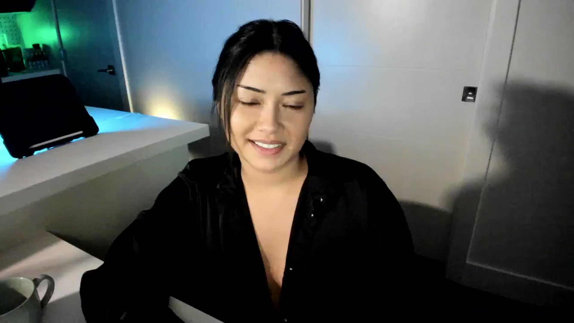 Gallery image thumbnail from YourGoddessLu's myfreecams stream on, 11/05/2025, 01:03 image 15 of 20