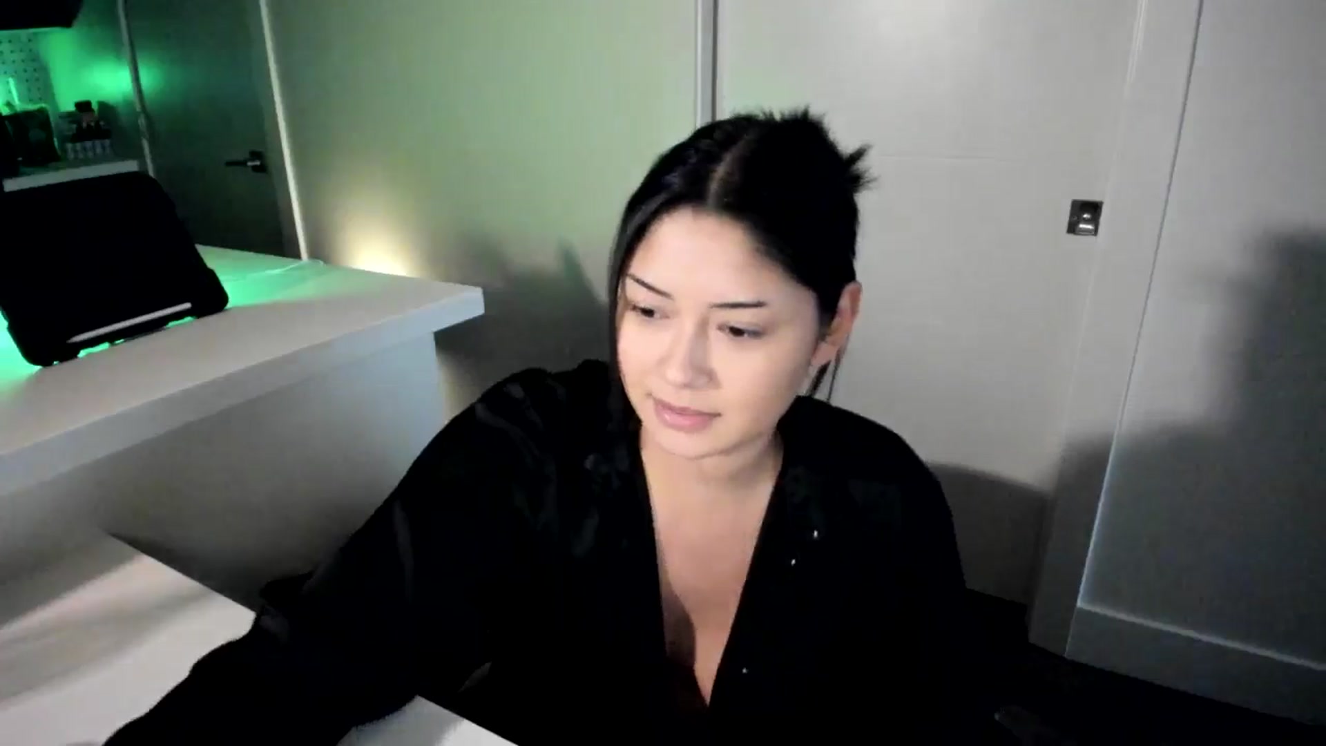 Gallery image thumbnail from YourGoddessLu's myfreecams stream on, 11/05/2025, 01:03 image 5 of 20