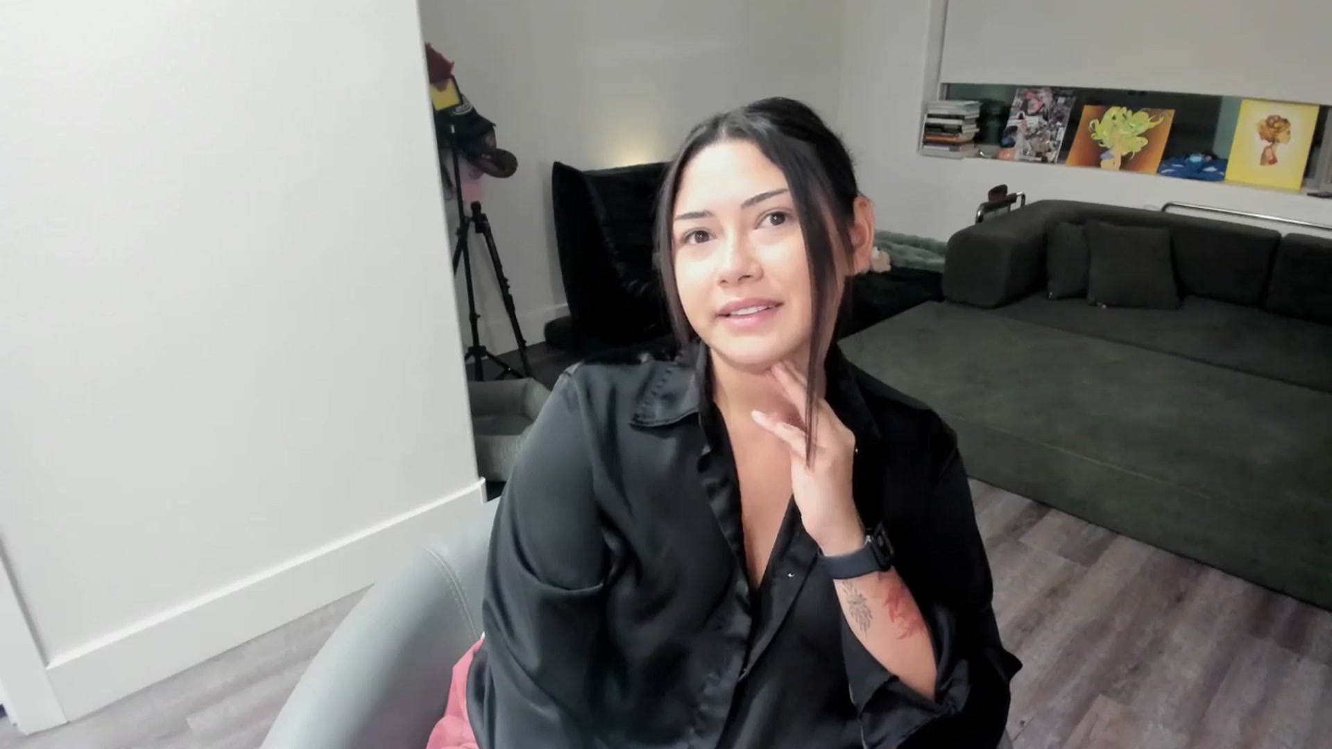 Gallery image thumbnail from YourGoddessLu's myfreecams stream on, 11/05/2025, 03:05 image 2 of 20