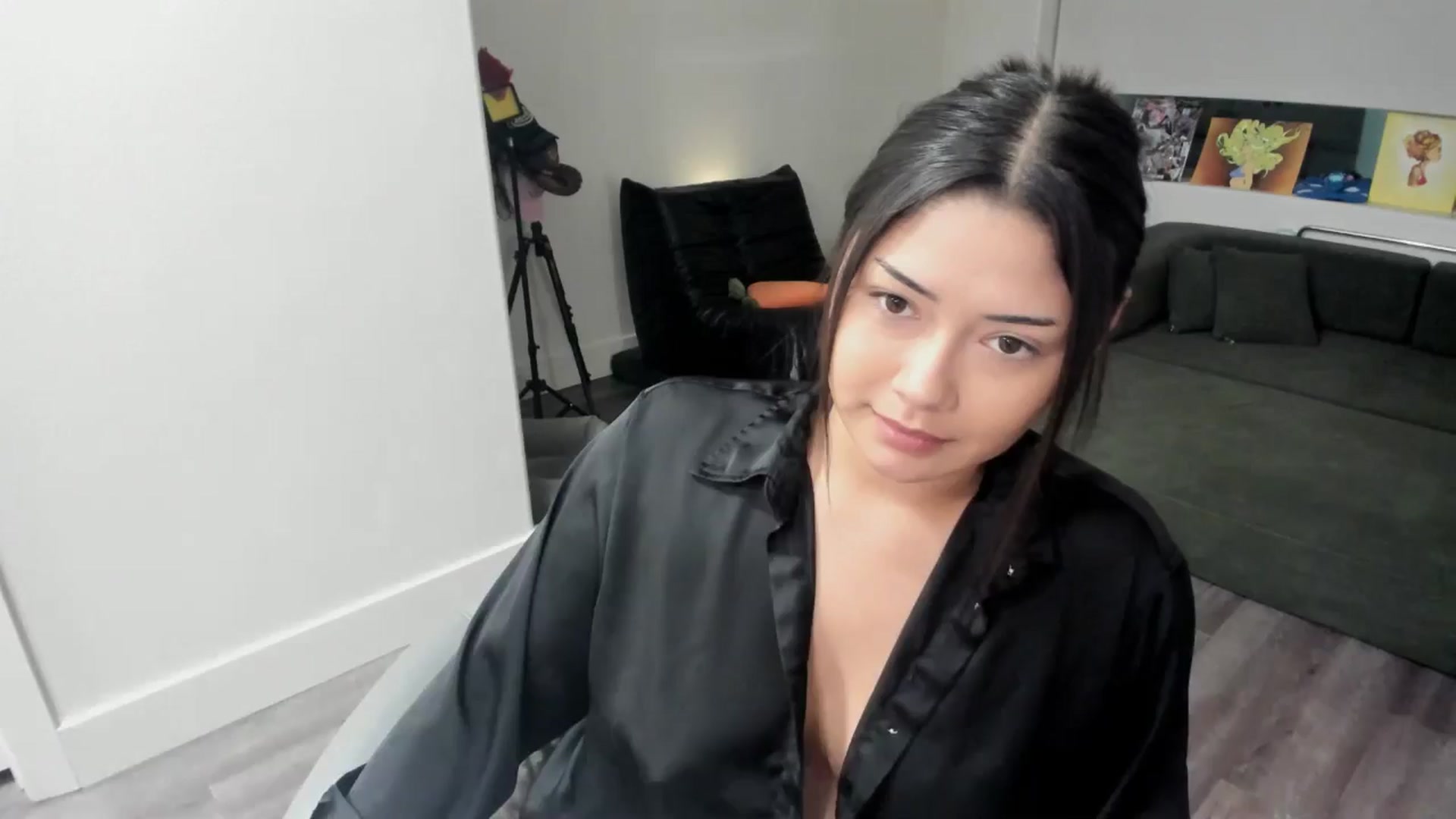 Gallery image thumbnail from YourGoddessLu's myfreecams stream on, 11/05/2025, 03:05 image 1 of 20