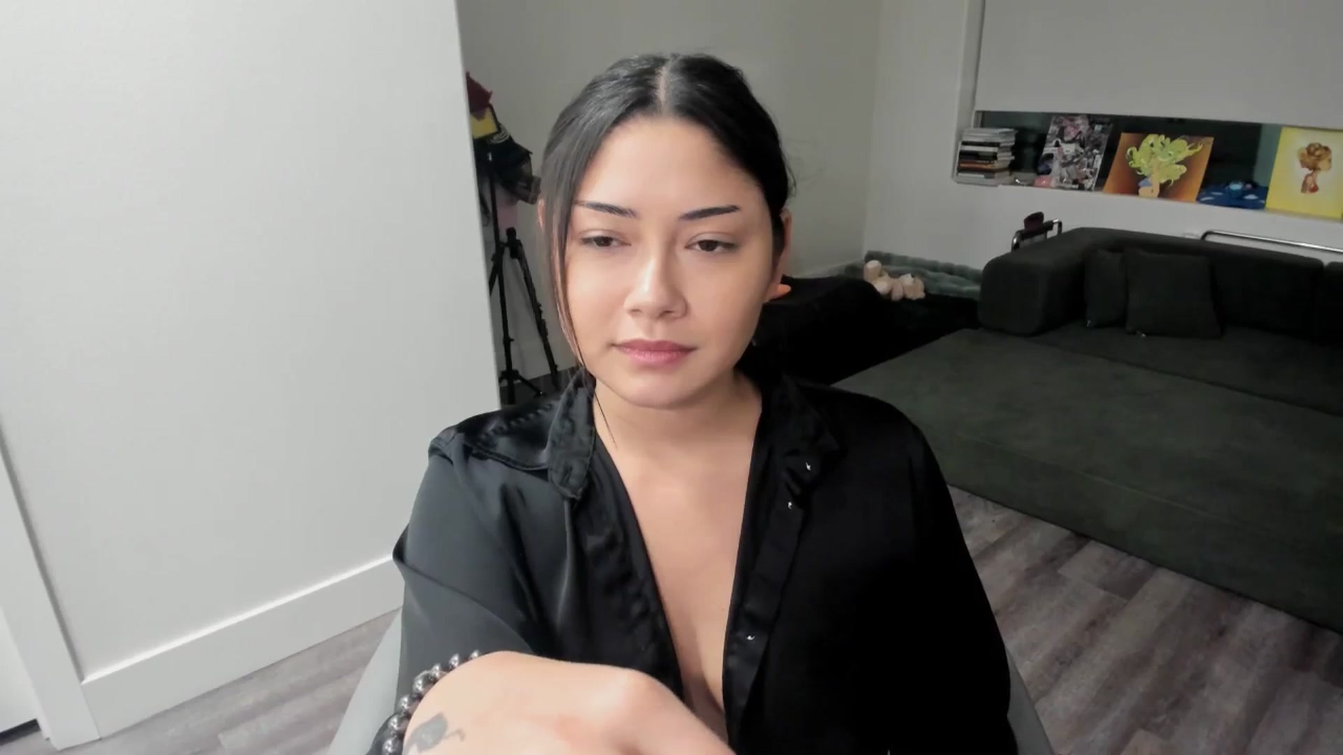 Gallery image thumbnail from YourGoddessLu's myfreecams stream on, 11/05/2025, 03:05 image 10 of 20