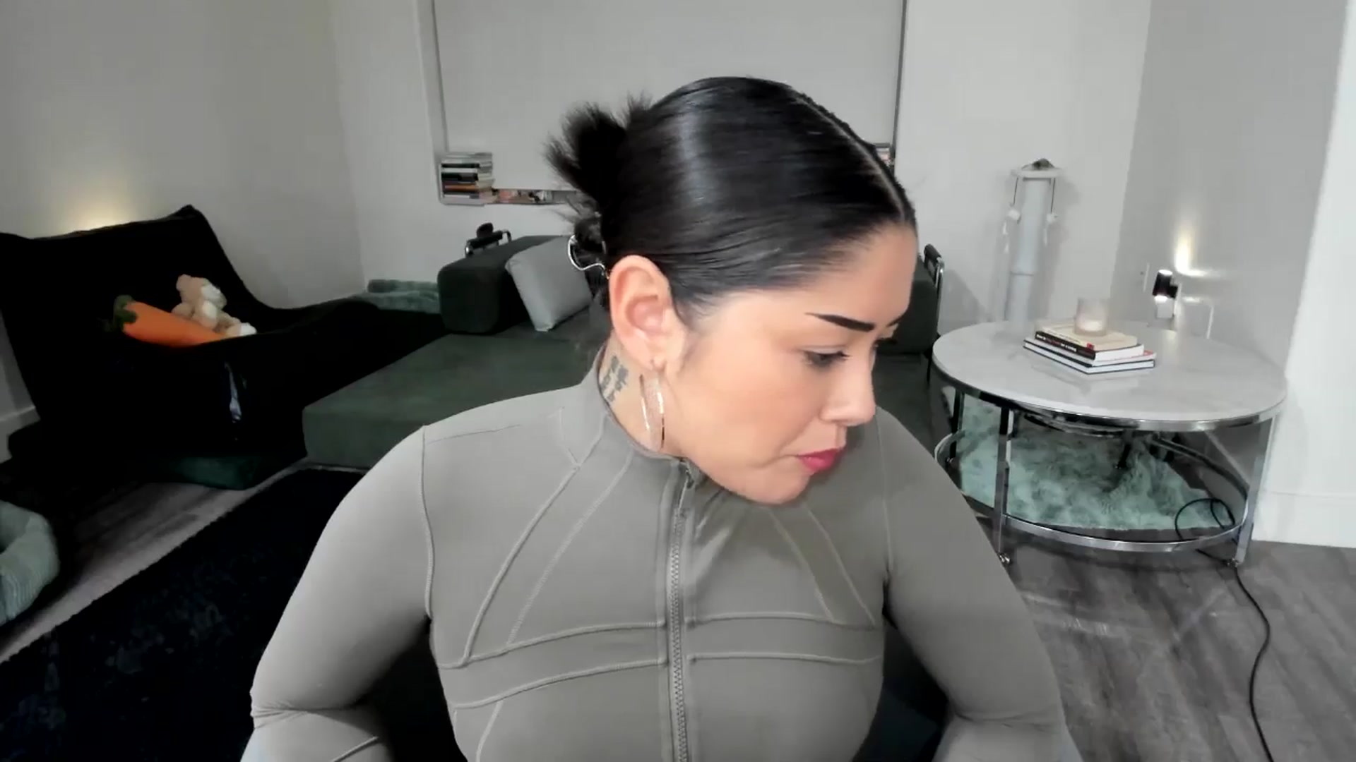 Gallery image thumbnail from YourGoddessLu's myfreecams stream on, 11/07/2025, 02:20 image 19 of 20