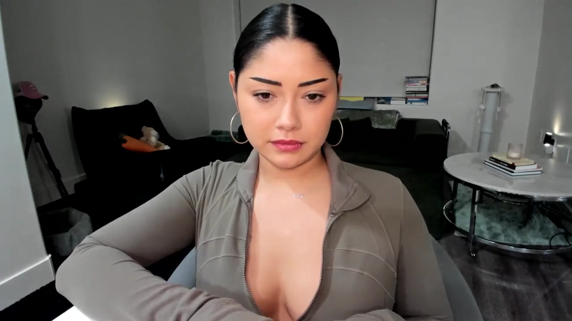 Gallery image thumbnail from YourGoddessLu's myfreecams stream on, 11/07/2025, 02:20 image 12 of 20