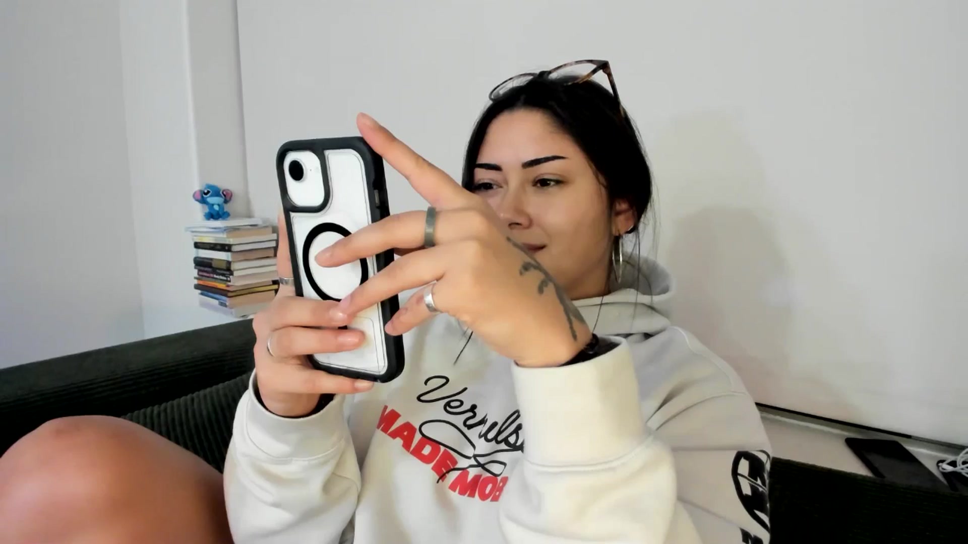 Gallery image thumbnail from YourGoddessLu's myfreecams stream on, 11/08/2025, 10:39 image 5 of 20