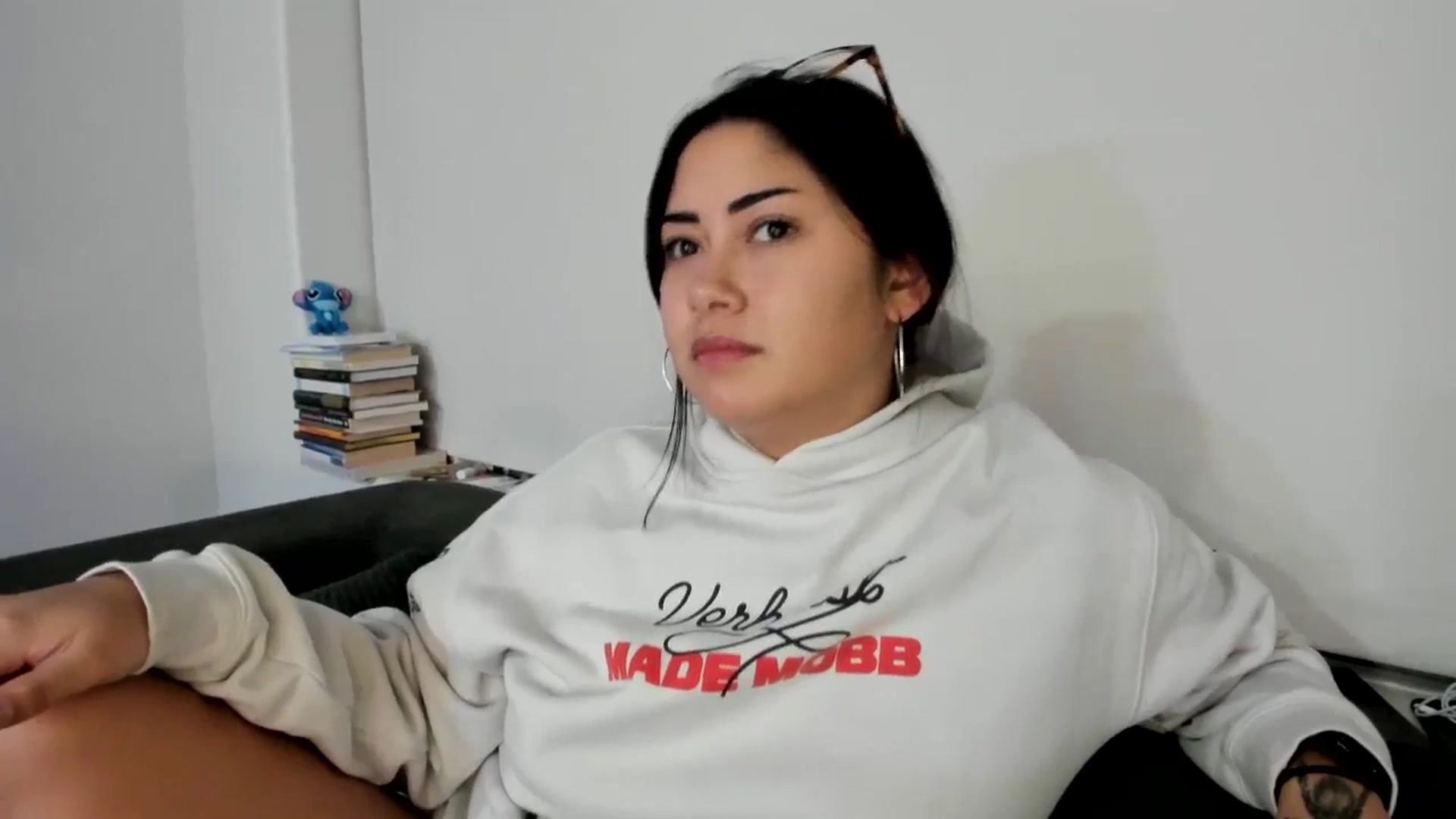 Gallery image thumbnail from YourGoddessLu's myfreecams stream on, 11/08/2025, 10:39 image 4 of 20