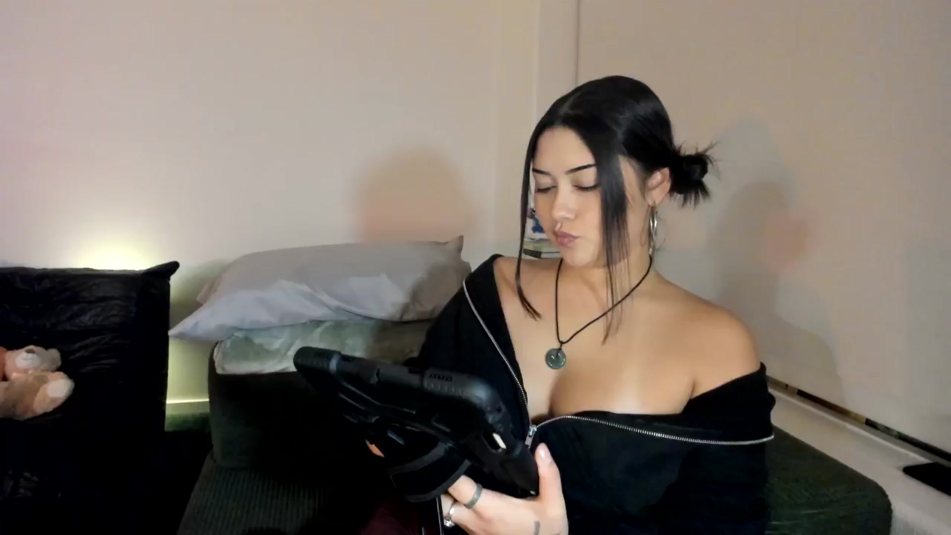 Gallery image thumbnail from YourGoddessLu's myfreecams stream on, 11/09/2025, 06:10 image 1 of 20