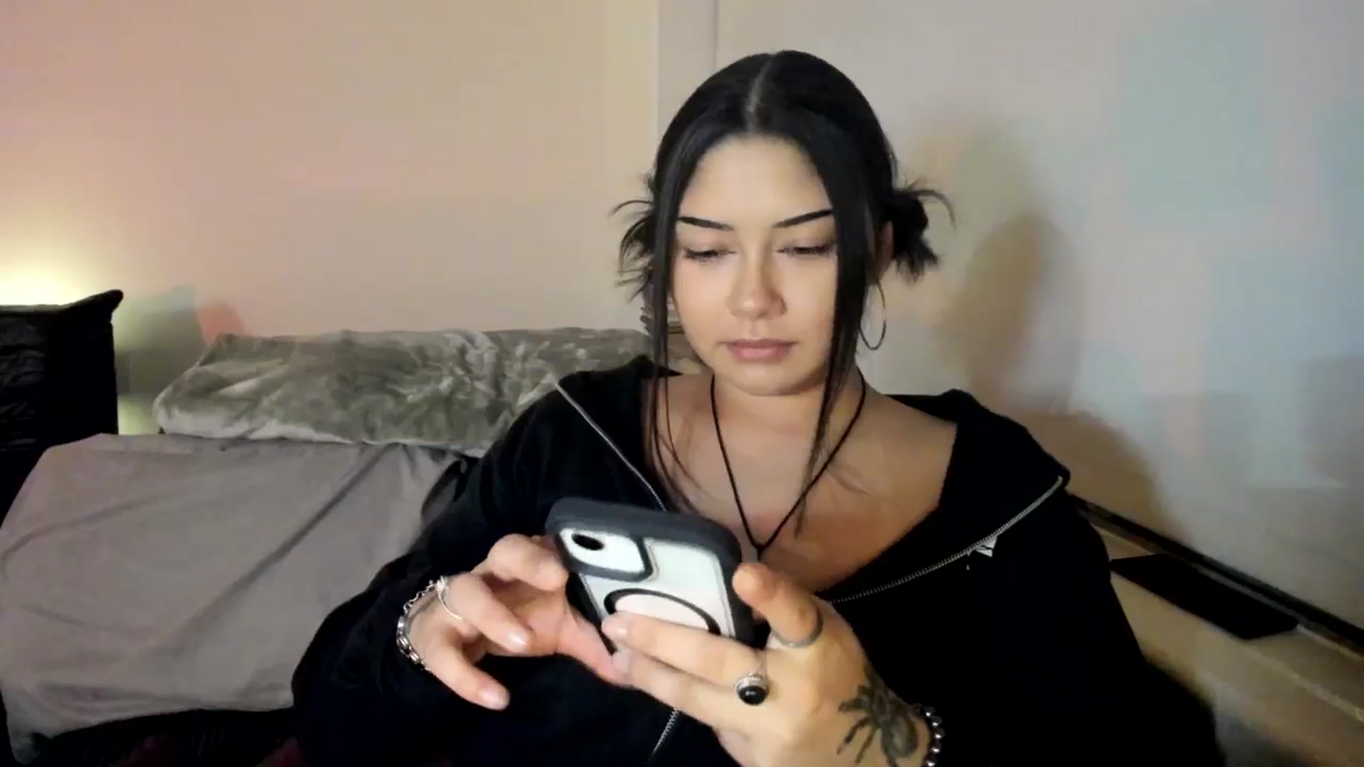 Gallery image thumbnail from YourGoddessLu's myfreecams stream on, 11/09/2025, 06:10 image 8 of 20