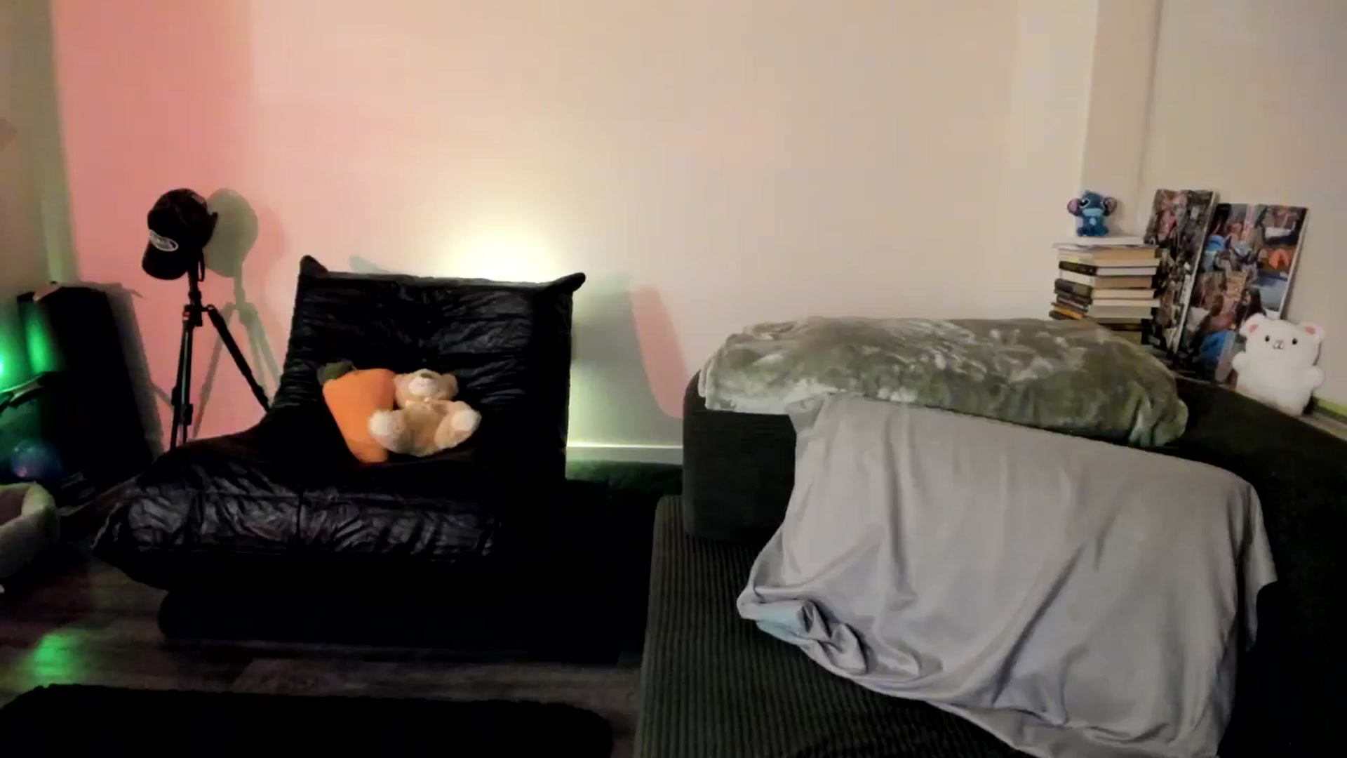 Gallery image thumbnail from YourGoddessLu's myfreecams stream on, 11/09/2025, 06:10 image 17 of 20