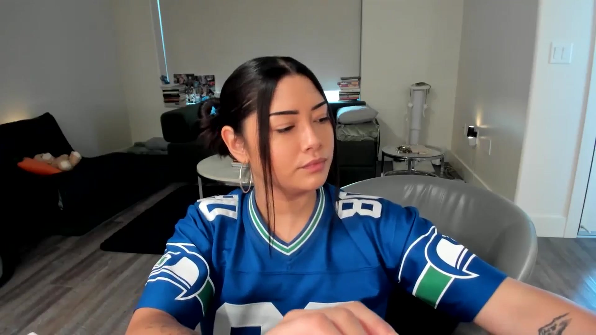 Gallery image thumbnail from YourGoddessLu's myfreecams stream on, 11/10/2025, 01:02 image 8 of 20