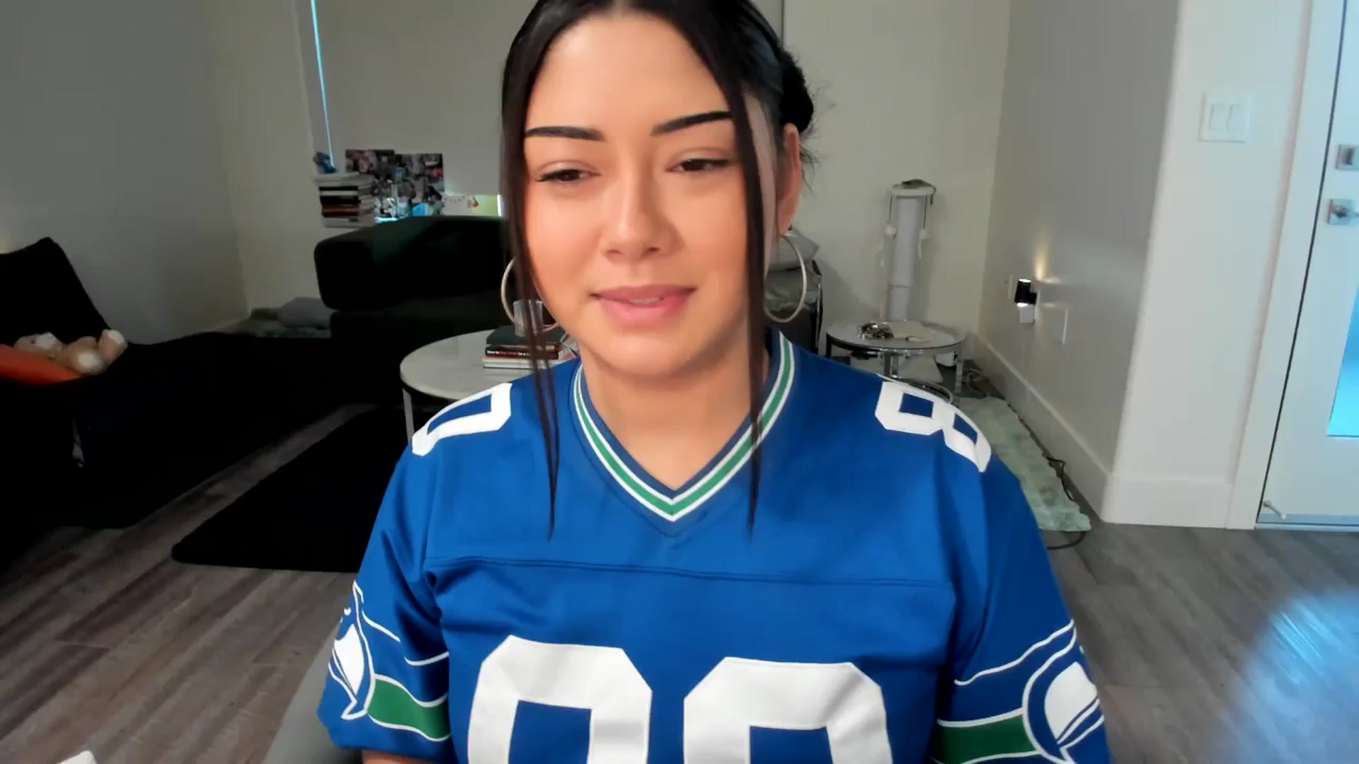 Gallery image thumbnail from YourGoddessLu's myfreecams stream on, 11/10/2025, 01:02 image 11 of 20