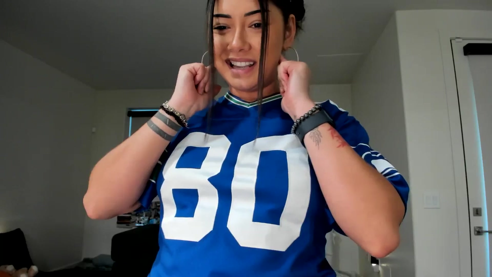 Gallery image thumbnail from YourGoddessLu's myfreecams stream on, 11/10/2025, 01:02 image 15 of 20